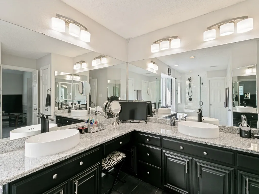 Single Family Residence For Sale in Tarrant County , 3001 Redstone Drive, Arlington, Texas 76001, 4 Bedroom, 3 Bathroom, 2 Garage spaces, 3,269 Sqft, built in 1989, mls#21368907, Real Estate Agent in Arlington, Homes For Sale in Tarrant county, Homes For Sale in Arlington, Realtor in Arlington Texas, Real Estate Brokerage Independent Realty Texas, Luminita Cordes Realtor