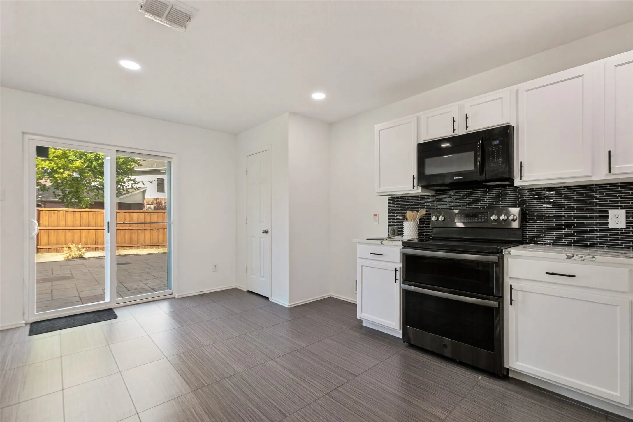 Single Family Residence For Sale in Collin County , 902 Fleming Street, Wylie, Texas 75098, 5 Bedroom, 3 Bathroom, 2 Garage spaces, 2,993 Sqft, built in 2007, mls#21371446, Real Estate Agent in Wylie, Homes For Sale in Collin county, Homes For Sale in Wylie, Realtor in Wylie Texas, Real Estate Brokerage Independent Realty Texas, Luminita Cordes Realtor