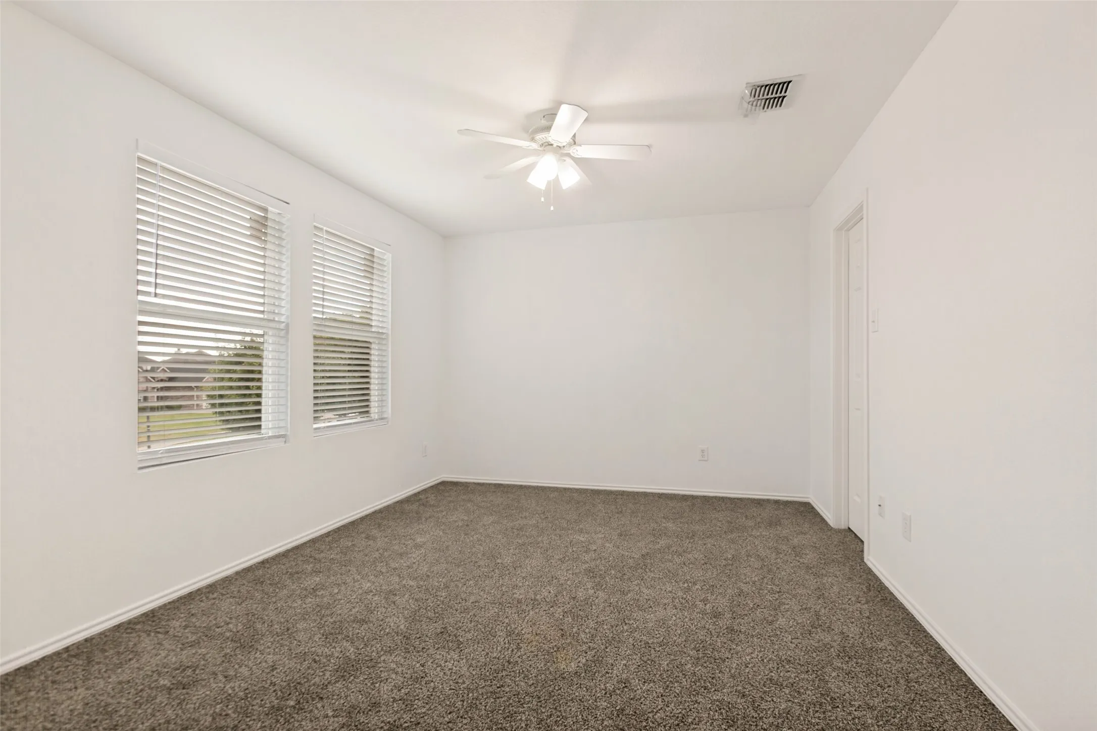 Single Family Residence For Sale in Collin County , 902 Fleming Street, Wylie, Texas 75098, 5 Bedroom, 3 Bathroom, 2 Garage spaces, 2,993 Sqft, built in 2007, mls#21371446, Real Estate Agent in Wylie, Homes For Sale in Collin county, Homes For Sale in Wylie, Realtor in Wylie Texas, Real Estate Brokerage Independent Realty Texas, Luminita Cordes Realtor