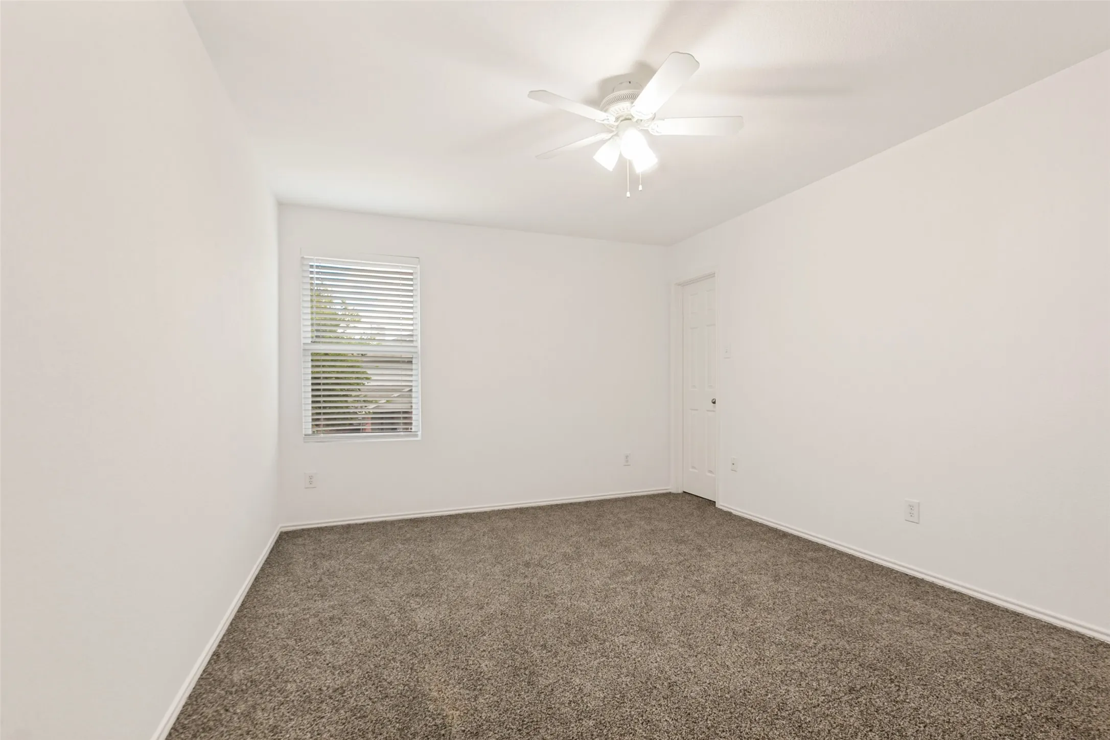 Single Family Residence For Sale in Collin County , 902 Fleming Street, Wylie, Texas 75098, 5 Bedroom, 3 Bathroom, 2 Garage spaces, 2,993 Sqft, built in 2007, mls#21371446, Real Estate Agent in Wylie, Homes For Sale in Collin county, Homes For Sale in Wylie, Realtor in Wylie Texas, Real Estate Brokerage Independent Realty Texas, Luminita Cordes Realtor