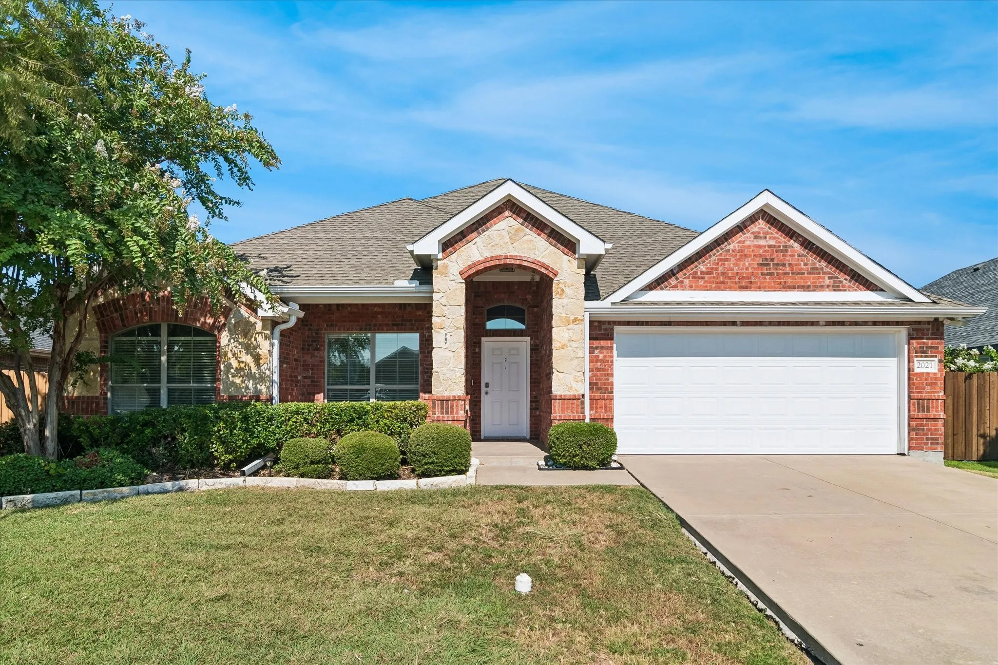 Single Family Residence For Rent in Kaufman County , 2021 River, Heartland, Texas 75126, 3 Bedroom, 2 Bathroom, 2 Garage spaces, 2,276 Sqft, built in 2009, mls#21370609, Real Estate Agent in Heartland, Homes For Rent in Kaufman county, Homes For Rent in Heartland, Realtor in Heartland Texas, Real Estate Brokerage Independent Realty Texas, Luminita Cordes Realtor