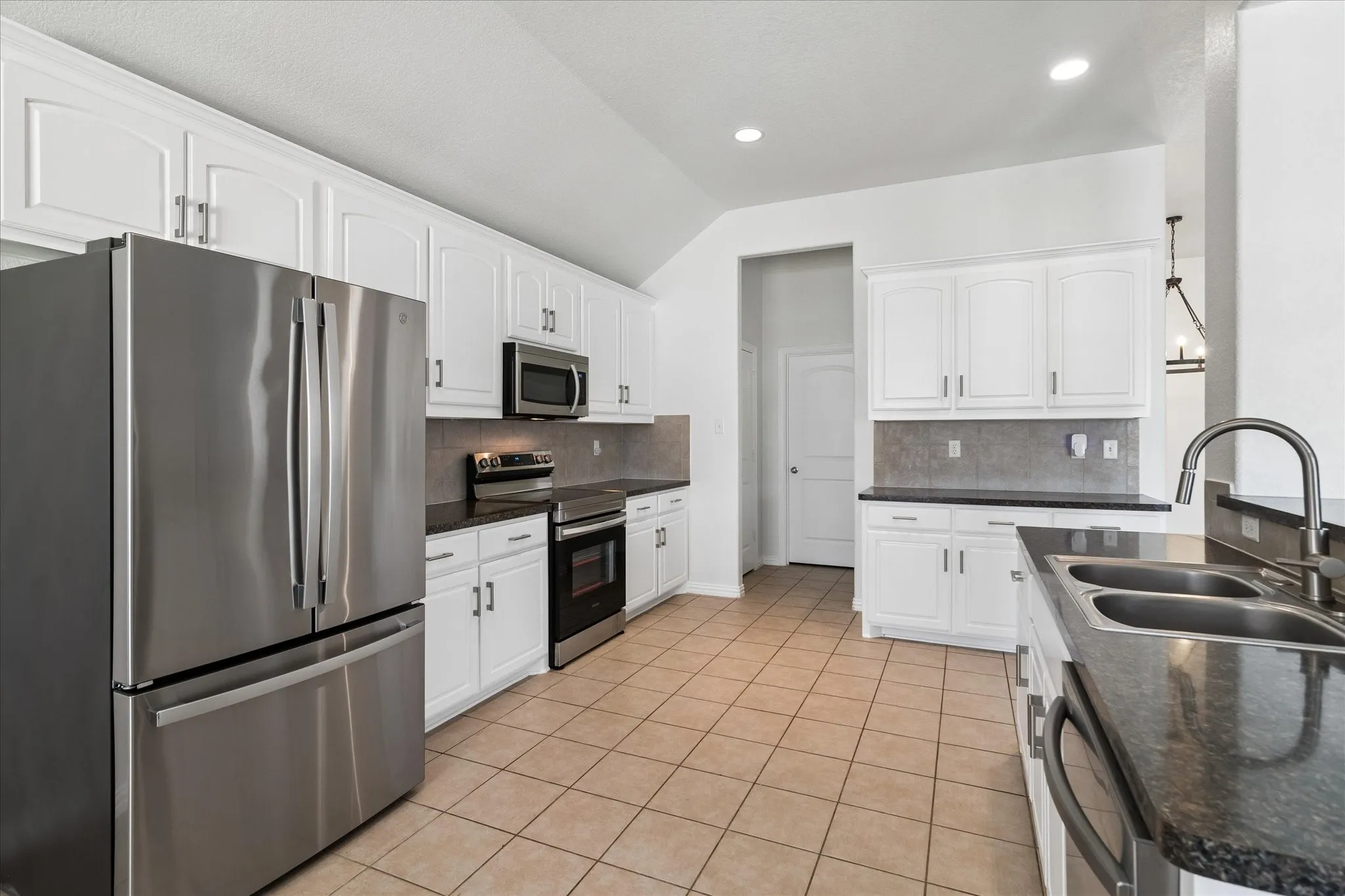 Single Family Residence For Rent in Kaufman County , 2021 River, Heartland, Texas 75126, 3 Bedroom, 2 Bathroom, 2 Garage spaces, 2,276 Sqft, built in 2009, mls#21370609, Real Estate Agent in Heartland, Homes For Rent in Kaufman county, Homes For Rent in Heartland, Realtor in Heartland Texas, Real Estate Brokerage Independent Realty Texas, Luminita Cordes Realtor