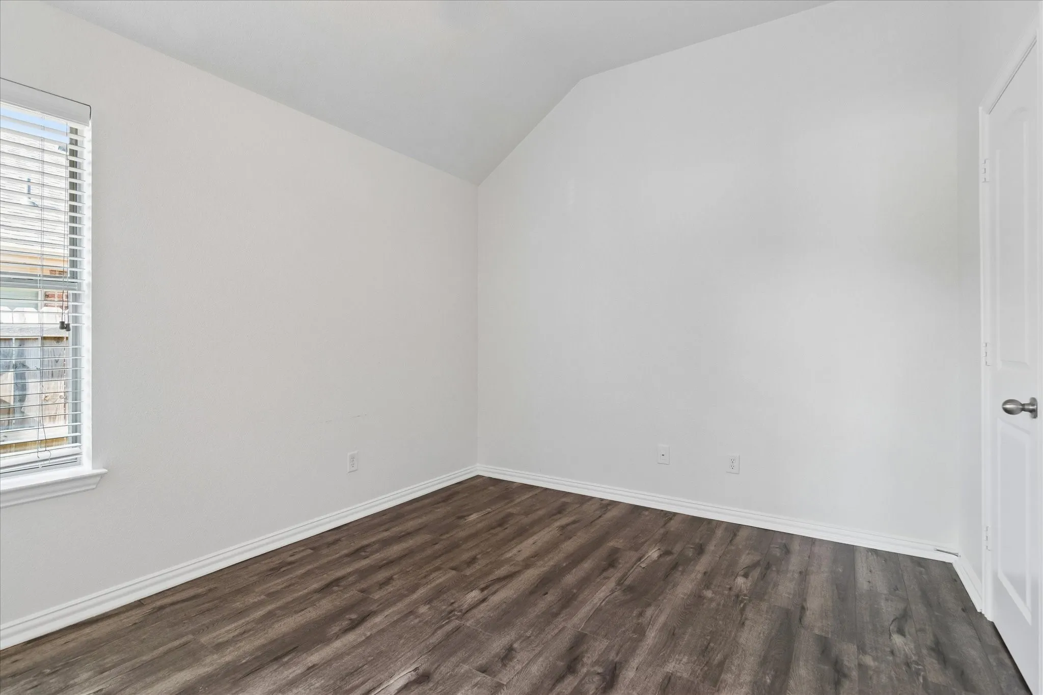 Single Family Residence For Rent in Kaufman County , 2021 River, Heartland, Texas 75126, 3 Bedroom, 2 Bathroom, 2 Garage spaces, 2,276 Sqft, built in 2009, mls#21370609, Real Estate Agent in Heartland, Homes For Rent in Kaufman county, Homes For Rent in Heartland, Realtor in Heartland Texas, Real Estate Brokerage Independent Realty Texas, Luminita Cordes Realtor