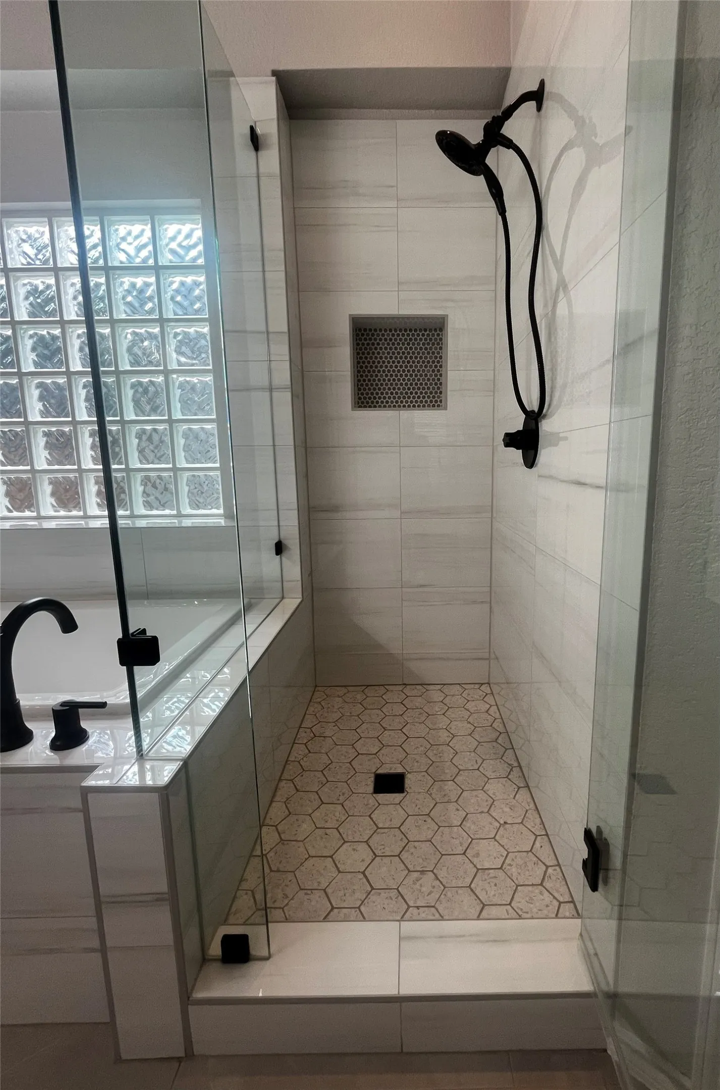 Such a pretty shower and niche