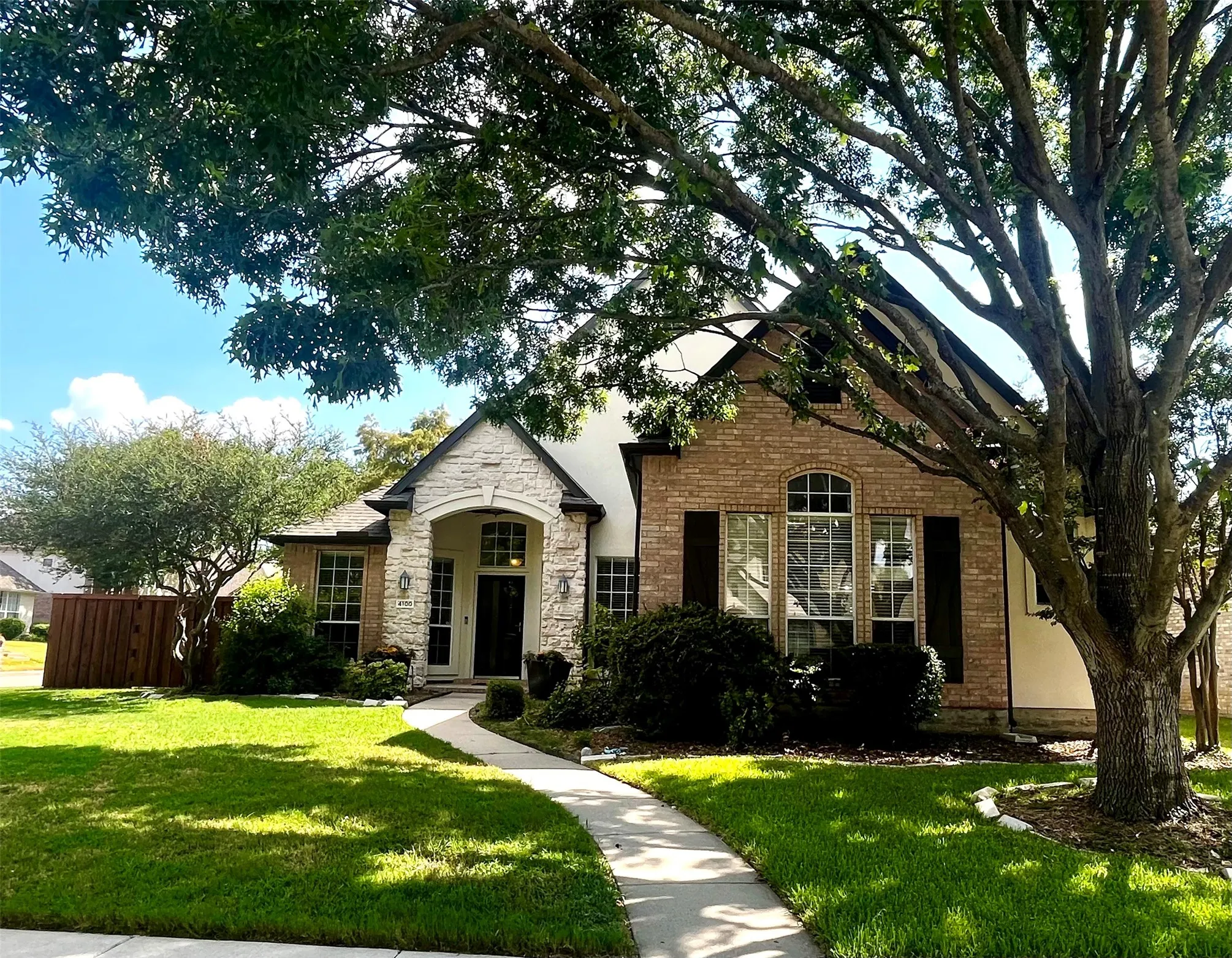 Single Family Residence For Sale in Collin County , 4100 Burnhill Drive, Plano, Texas 75024, 3 Bedroom, 2 Bathroom, 2 Garage spaces, 1,993 Sqft, built in 1995, mls#21372165, Real Estate Agent in Plano, Homes For Sale in Collin county, Homes For Sale in Plano, Realtor in Plano Texas, Real Estate Brokerage Independent Realty Texas, Luminita Cordes Realtor