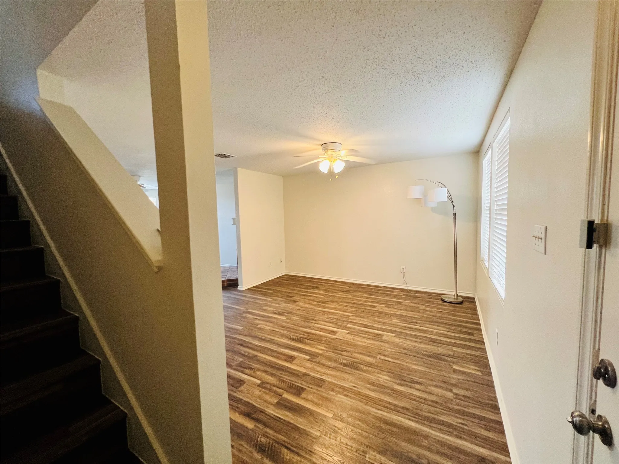 Single Family Residence For Rent in Denton County , 6209 Thoroughbred Trail, Denton, Texas 76210, 3 Bedroom, 3 Bathroom, 2 Garage spaces, 2,136 Sqft, built in 2005, mls#21371635, Real Estate Agent in Denton, Homes For Rent in Denton county, Homes For Rent in Denton, Realtor in Denton Texas, Real Estate Brokerage Independent Realty Texas, Luminita Cordes Realtor