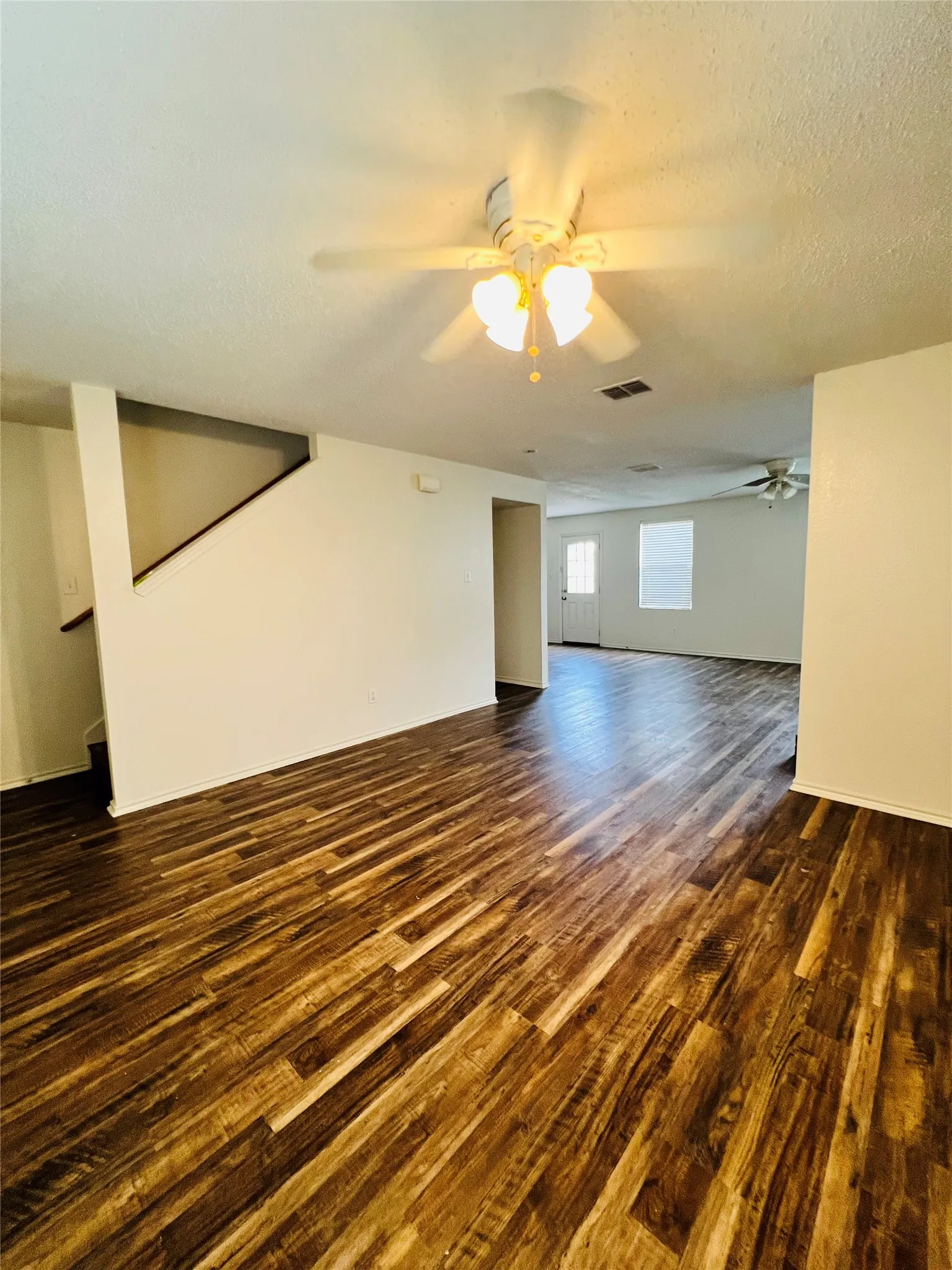 Single Family Residence For Rent in Denton County , 6209 Thoroughbred Trail, Denton, Texas 76210, 3 Bedroom, 3 Bathroom, 2 Garage spaces, 2,136 Sqft, built in 2005, mls#21371635, Real Estate Agent in Denton, Homes For Rent in Denton county, Homes For Rent in Denton, Realtor in Denton Texas, Real Estate Brokerage Independent Realty Texas, Luminita Cordes Realtor