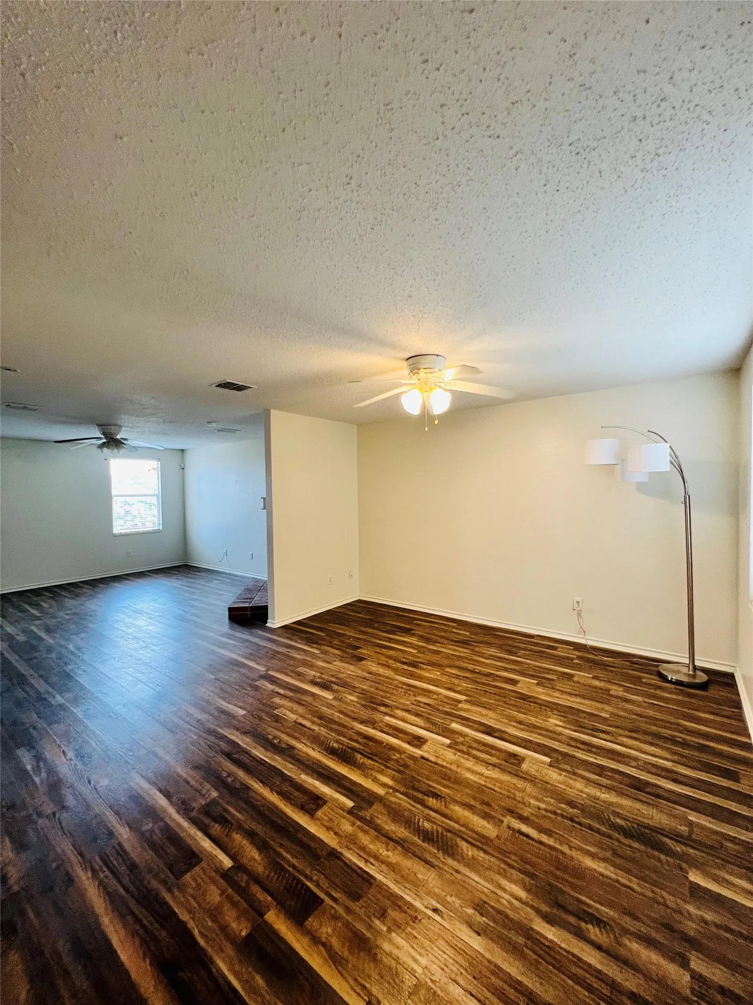 Single Family Residence For Rent in Denton County , 6209 Thoroughbred Trail, Denton, Texas 76210, 3 Bedroom, 3 Bathroom, 2 Garage spaces, 2,136 Sqft, built in 2005, mls#21371635, Real Estate Agent in Denton, Homes For Rent in Denton county, Homes For Rent in Denton, Realtor in Denton Texas, Real Estate Brokerage Independent Realty Texas, Luminita Cordes Realtor