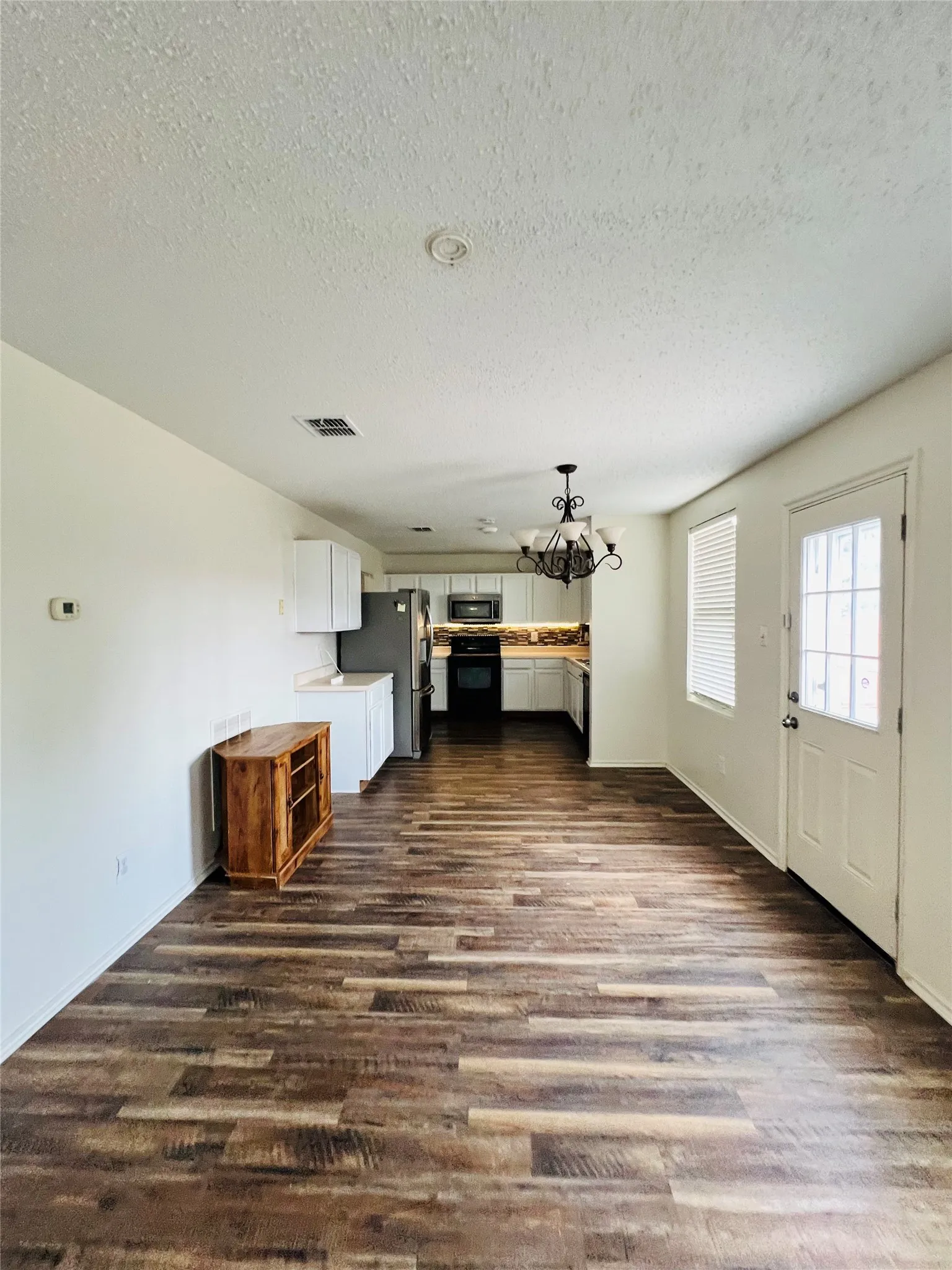 Single Family Residence For Rent in Denton County , 6209 Thoroughbred Trail, Denton, Texas 76210, 3 Bedroom, 3 Bathroom, 2 Garage spaces, 2,136 Sqft, built in 2005, mls#21371635, Real Estate Agent in Denton, Homes For Rent in Denton county, Homes For Rent in Denton, Realtor in Denton Texas, Real Estate Brokerage Independent Realty Texas, Luminita Cordes Realtor