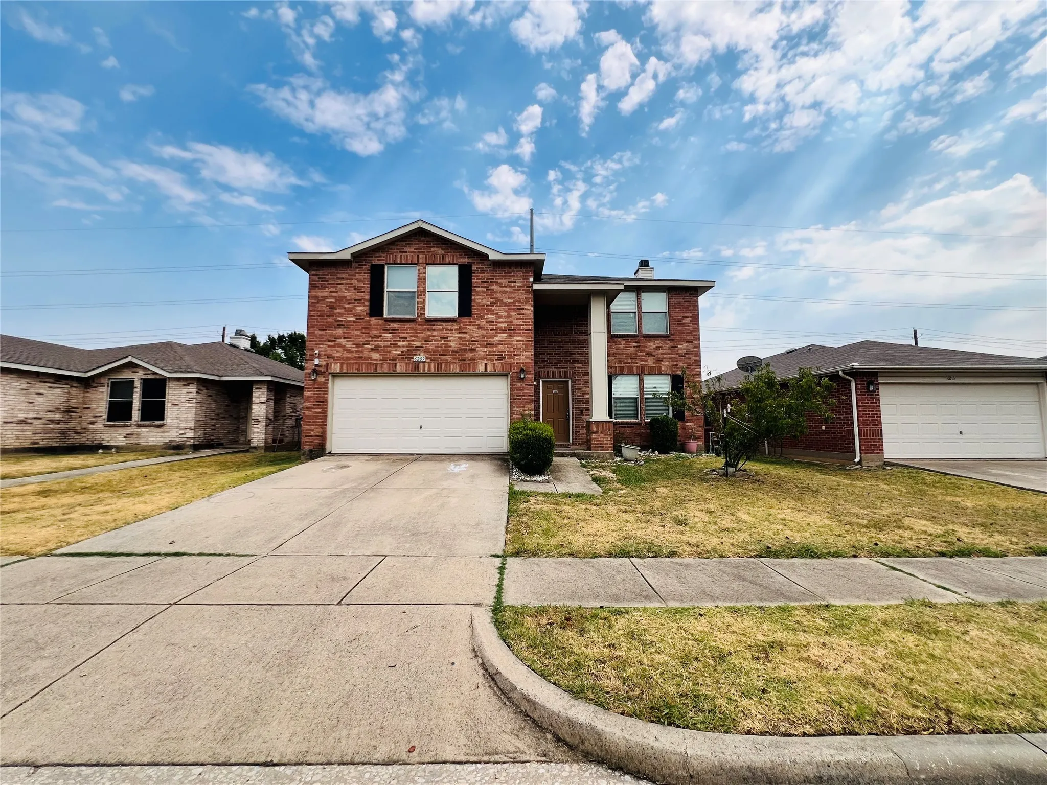 Single Family Residence For Rent in Denton County , 6209 Thoroughbred Trail, Denton, Texas 76210, 3 Bedroom, 3 Bathroom, 2 Garage spaces, 2,136 Sqft, built in 2005, mls#21371635, Real Estate Agent in Denton, Homes For Rent in Denton county, Homes For Rent in Denton, Realtor in Denton Texas, Real Estate Brokerage Independent Realty Texas, Luminita Cordes Realtor