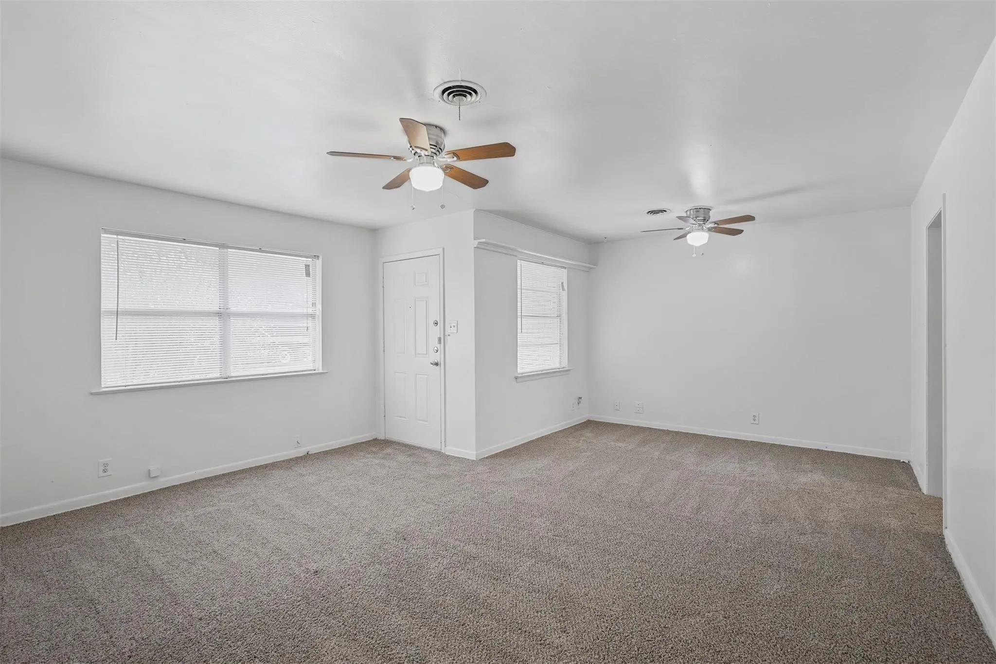 Single Family Residence For Rent in Denton County , 3406 Avon Drive, Denton, Texas 76209, 3 Bedroom, 1 Bathroom, Garage spaces, 1,183 Sqft, built in 1958, mls#21372677, Real Estate Agent in Denton, Homes For Rent in Denton county, Homes For Rent in Denton, Realtor in Denton Texas, Real Estate Brokerage Independent Realty Texas, Luminita Cordes Realtor