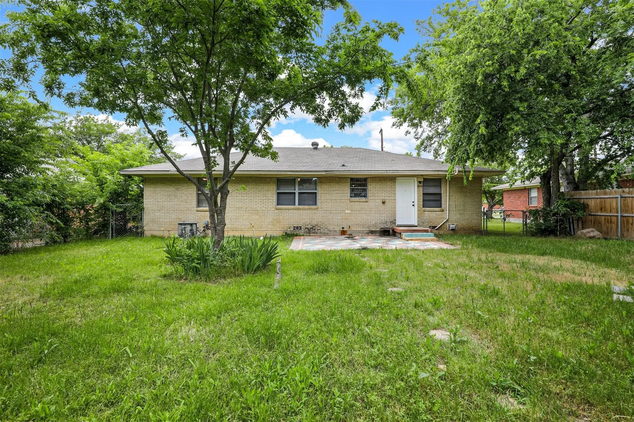 Single Family Residence For Rent in Denton County , 3406 Avon Drive, Denton, Texas 76209, 3 Bedroom, 1 Bathroom, Garage spaces, 1,183 Sqft, built in 1958, mls#21372677, Real Estate Agent in Denton, Homes For Rent in Denton county, Homes For Rent in Denton, Realtor in Denton Texas, Real Estate Brokerage Independent Realty Texas, Luminita Cordes Realtor