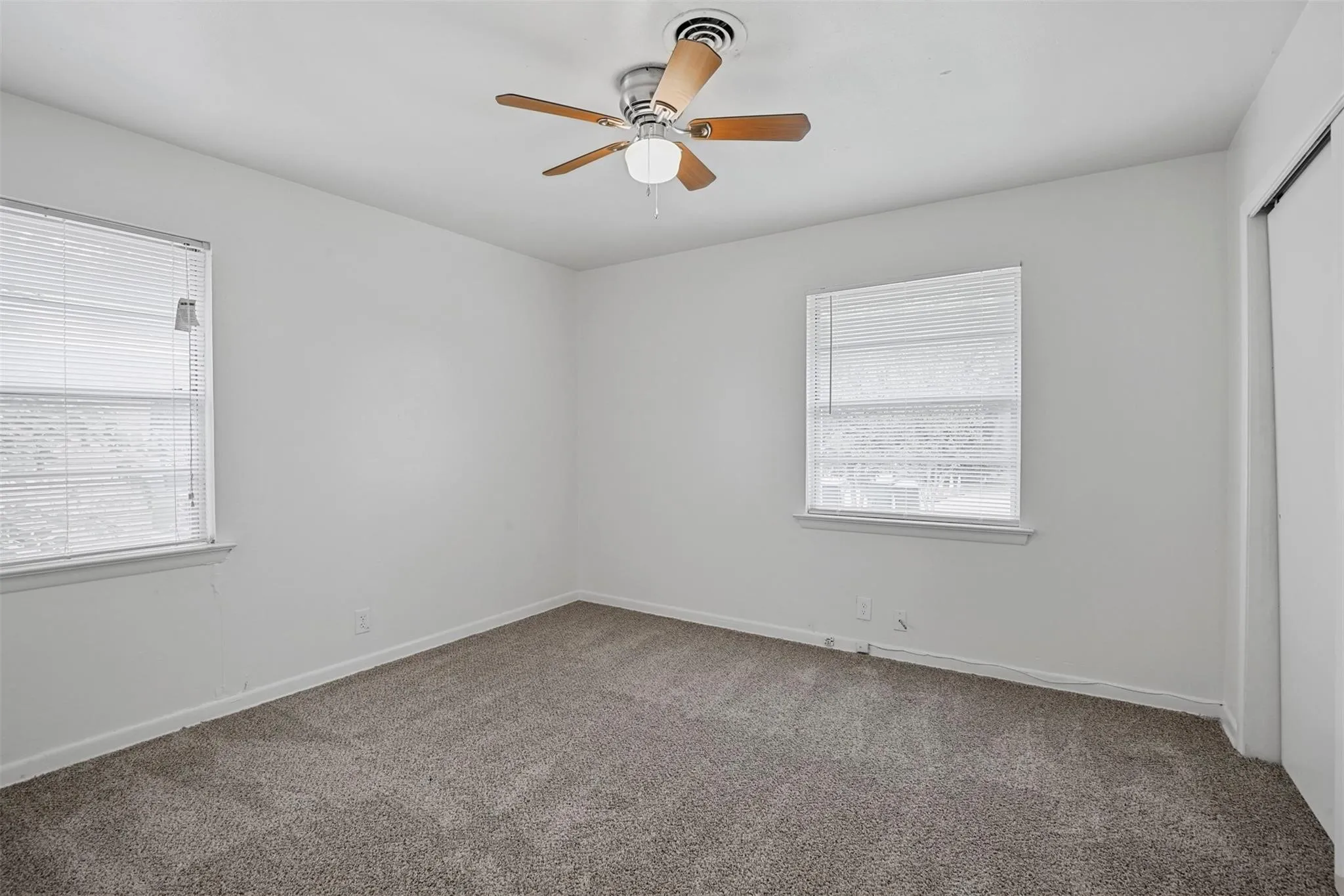 Single Family Residence For Rent in Denton County , 3406 Avon Drive, Denton, Texas 76209, 3 Bedroom, 1 Bathroom, Garage spaces, 1,183 Sqft, built in 1958, mls#21372677, Real Estate Agent in Denton, Homes For Rent in Denton county, Homes For Rent in Denton, Realtor in Denton Texas, Real Estate Brokerage Independent Realty Texas, Luminita Cordes Realtor