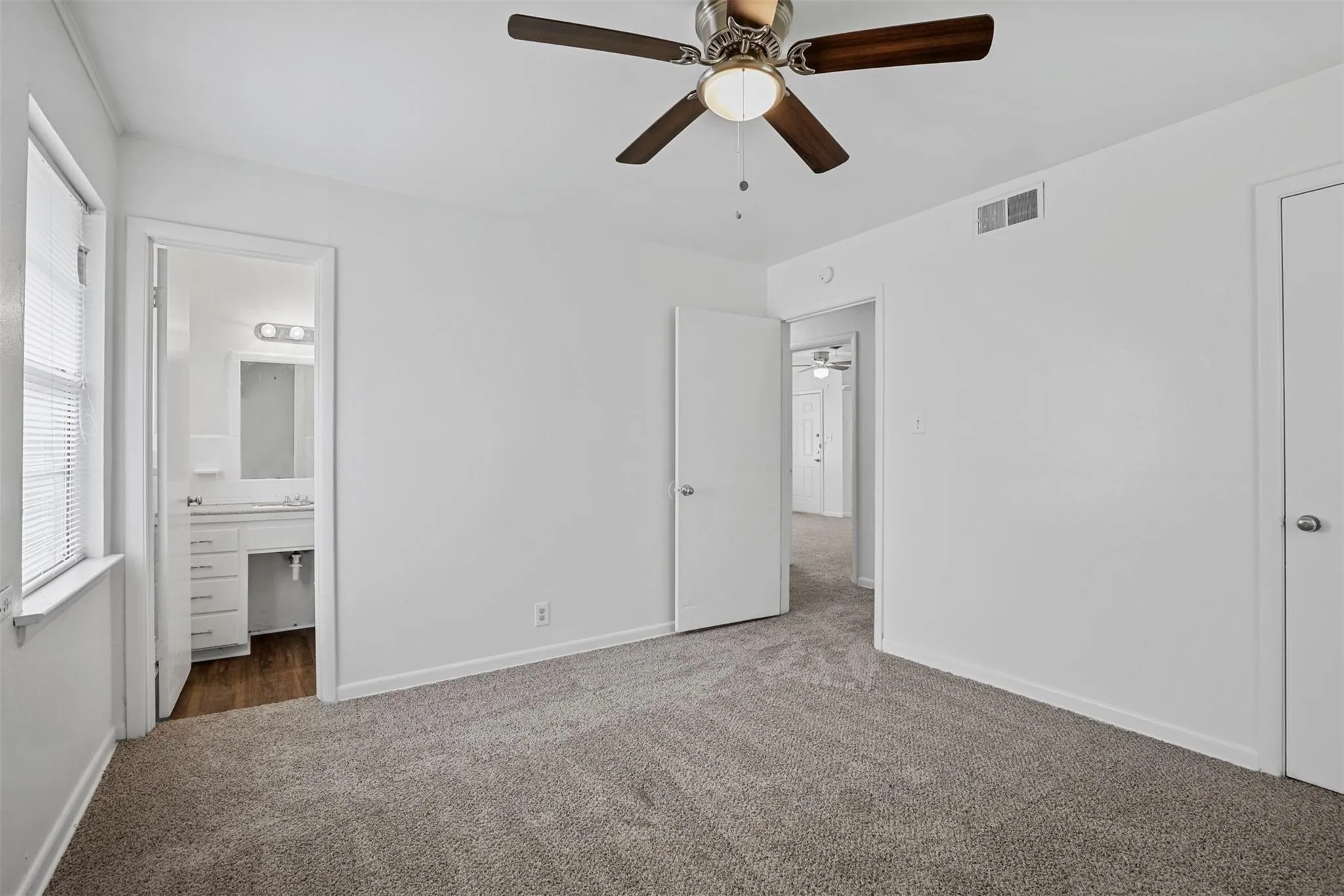 Single Family Residence For Rent in Denton County , 3406 Avon Drive, Denton, Texas 76209, 3 Bedroom, 1 Bathroom, Garage spaces, 1,183 Sqft, built in 1958, mls#21372677, Real Estate Agent in Denton, Homes For Rent in Denton county, Homes For Rent in Denton, Realtor in Denton Texas, Real Estate Brokerage Independent Realty Texas, Luminita Cordes Realtor