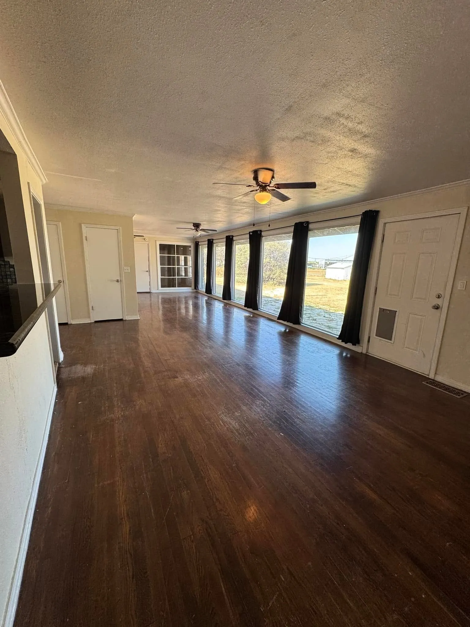 Single Family Residence For Sale in Hardeman County , 1807 Tx-6, Quanah, Texas 79252, 3 Bedroom, 2 Bathroom, 1 Garage spaces, 1,768 Sqft, built in 1958, mls#21372678, Real Estate Agent in Quanah, Homes For Sale in Hardeman county, Homes For Sale in Quanah, Realtor in Quanah Texas, Real Estate Brokerage Independent Realty Texas, Luminita Cordes Realtor
