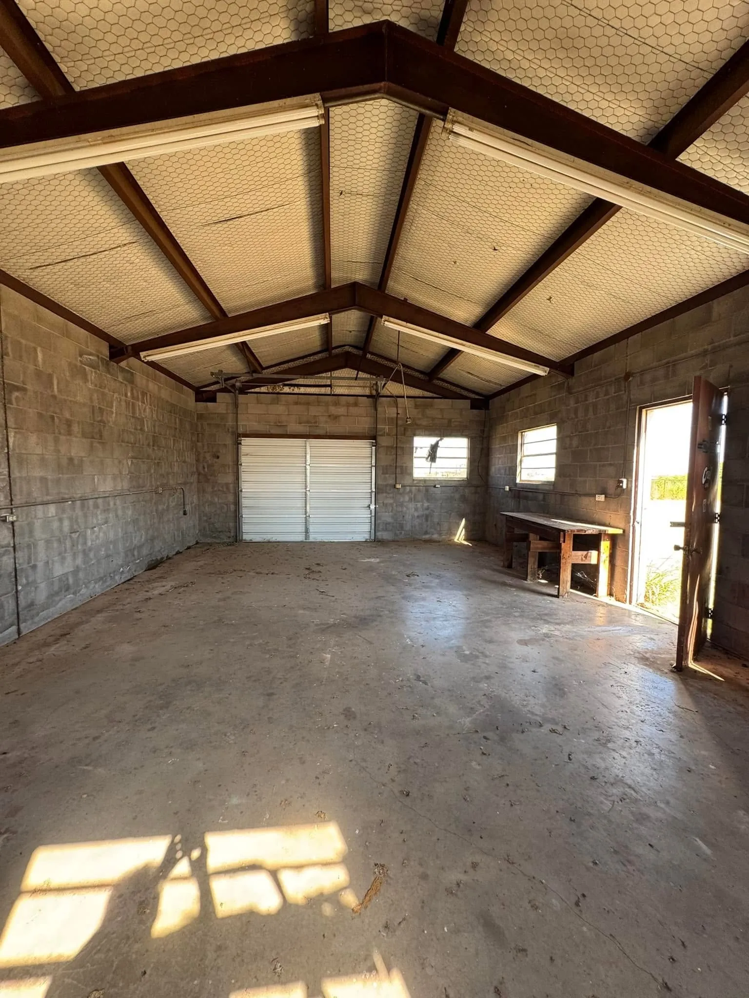 Single Family Residence For Sale in Hardeman County , 1807 Tx-6, Quanah, Texas 79252, 3 Bedroom, 2 Bathroom, 1 Garage spaces, 1,768 Sqft, built in 1958, mls#21372678, Real Estate Agent in Quanah, Homes For Sale in Hardeman county, Homes For Sale in Quanah, Realtor in Quanah Texas, Real Estate Brokerage Independent Realty Texas, Luminita Cordes Realtor