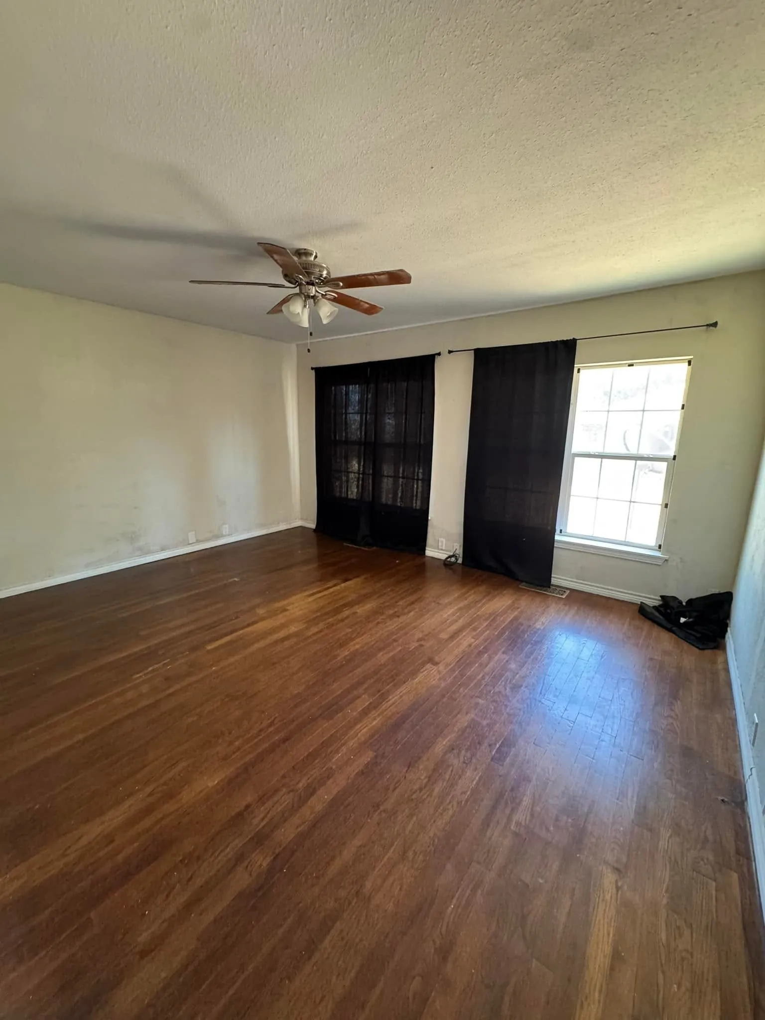 Single Family Residence For Sale in Hardeman County , 1807 Tx-6, Quanah, Texas 79252, 3 Bedroom, 2 Bathroom, 1 Garage spaces, 1,768 Sqft, built in 1958, mls#21372678, Real Estate Agent in Quanah, Homes For Sale in Hardeman county, Homes For Sale in Quanah, Realtor in Quanah Texas, Real Estate Brokerage Independent Realty Texas, Luminita Cordes Realtor