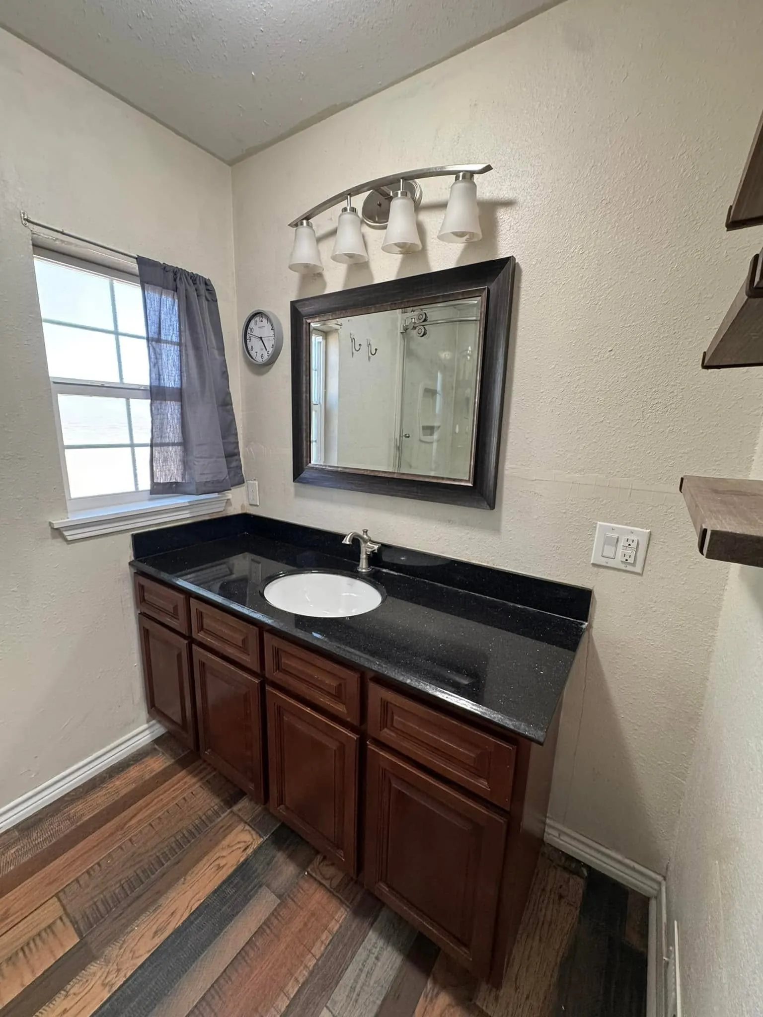 Single Family Residence For Sale in Hardeman County , 1807 Tx-6, Quanah, Texas 79252, 3 Bedroom, 2 Bathroom, 1 Garage spaces, 1,768 Sqft, built in 1958, mls#21372678, Real Estate Agent in Quanah, Homes For Sale in Hardeman county, Homes For Sale in Quanah, Realtor in Quanah Texas, Real Estate Brokerage Independent Realty Texas, Luminita Cordes Realtor