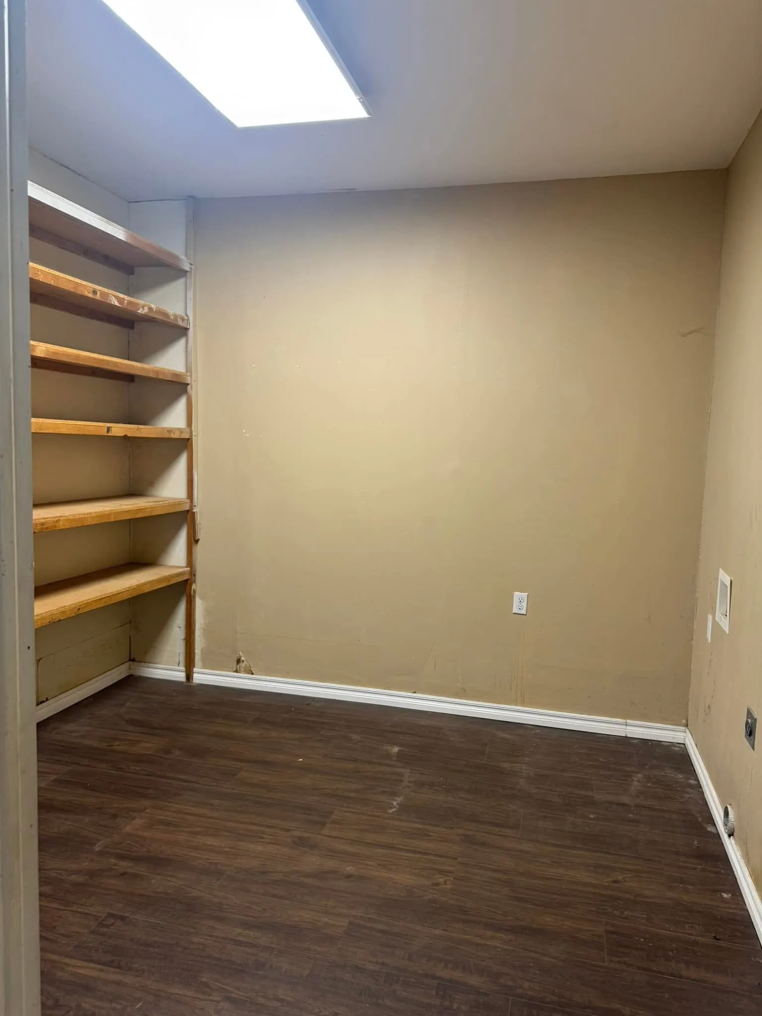 Single Family Residence For Sale in Hardeman County , 1807 Tx-6, Quanah, Texas 79252, 3 Bedroom, 2 Bathroom, 1 Garage spaces, 1,768 Sqft, built in 1958, mls#21372678, Real Estate Agent in Quanah, Homes For Sale in Hardeman county, Homes For Sale in Quanah, Realtor in Quanah Texas, Real Estate Brokerage Independent Realty Texas, Luminita Cordes Realtor