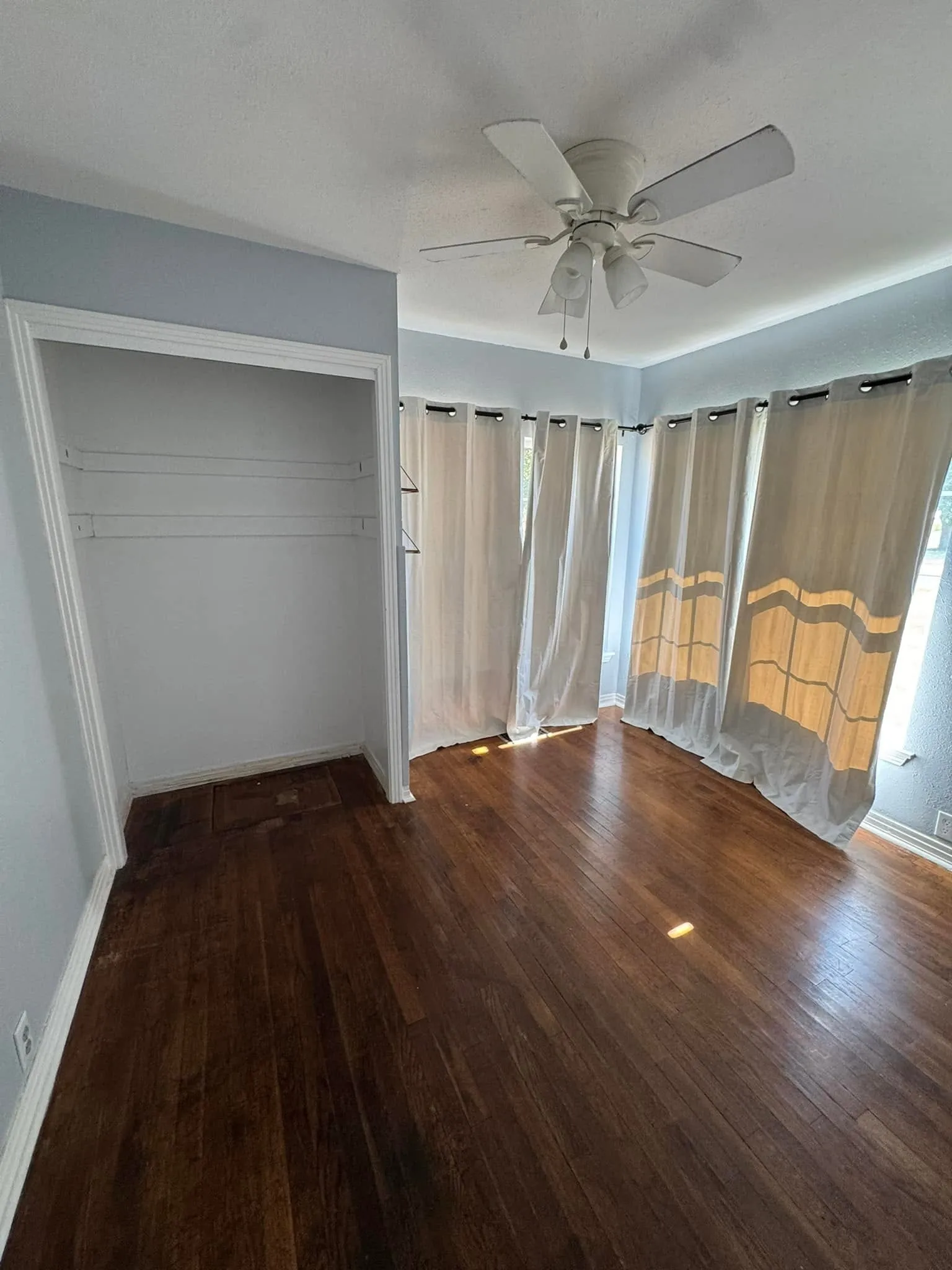 Single Family Residence For Sale in Hardeman County , 1807 Tx-6, Quanah, Texas 79252, 3 Bedroom, 2 Bathroom, 1 Garage spaces, 1,768 Sqft, built in 1958, mls#21372678, Real Estate Agent in Quanah, Homes For Sale in Hardeman county, Homes For Sale in Quanah, Realtor in Quanah Texas, Real Estate Brokerage Independent Realty Texas, Luminita Cordes Realtor