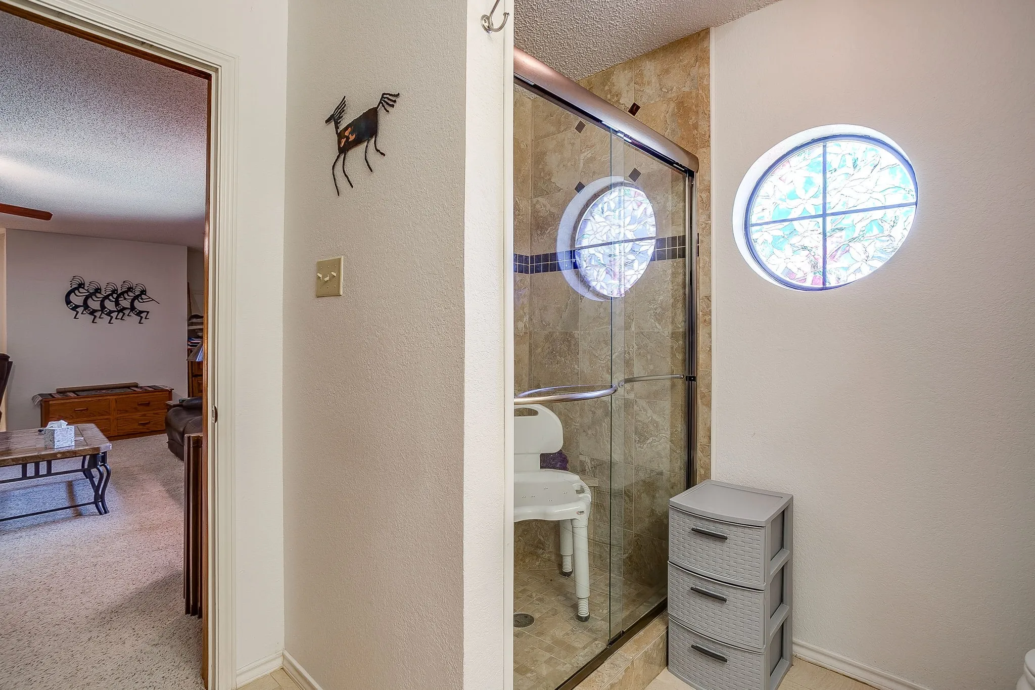 Single Family Residence For Sale in Johnson County , 10100 Crestline Trail, Burleson, Texas 76028, 3 Bedroom, 3 Bathroom, 2 Garage spaces, 2,431 Sqft, built in 1985, mls#21372375, Real Estate Agent in Burleson, Homes For Sale in Johnson county, Homes For Sale in Burleson, Realtor in Burleson Texas, Real Estate Brokerage Independent Realty Texas, Luminita Cordes Realtor