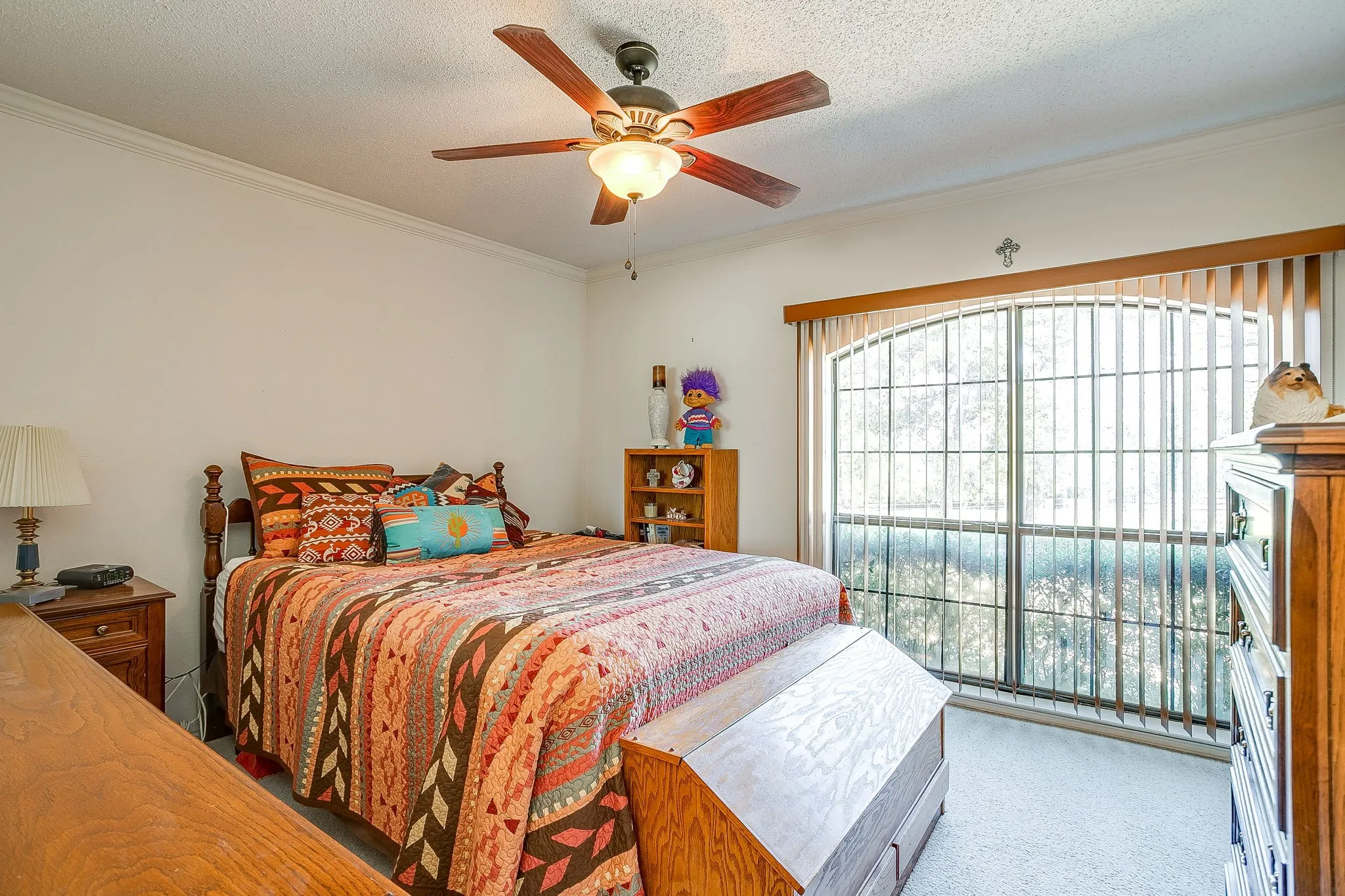 Single Family Residence For Sale in Johnson County , 10100 Crestline Trail, Burleson, Texas 76028, 3 Bedroom, 3 Bathroom, 2 Garage spaces, 2,431 Sqft, built in 1985, mls#21372375, Real Estate Agent in Burleson, Homes For Sale in Johnson county, Homes For Sale in Burleson, Realtor in Burleson Texas, Real Estate Brokerage Independent Realty Texas, Luminita Cordes Realtor