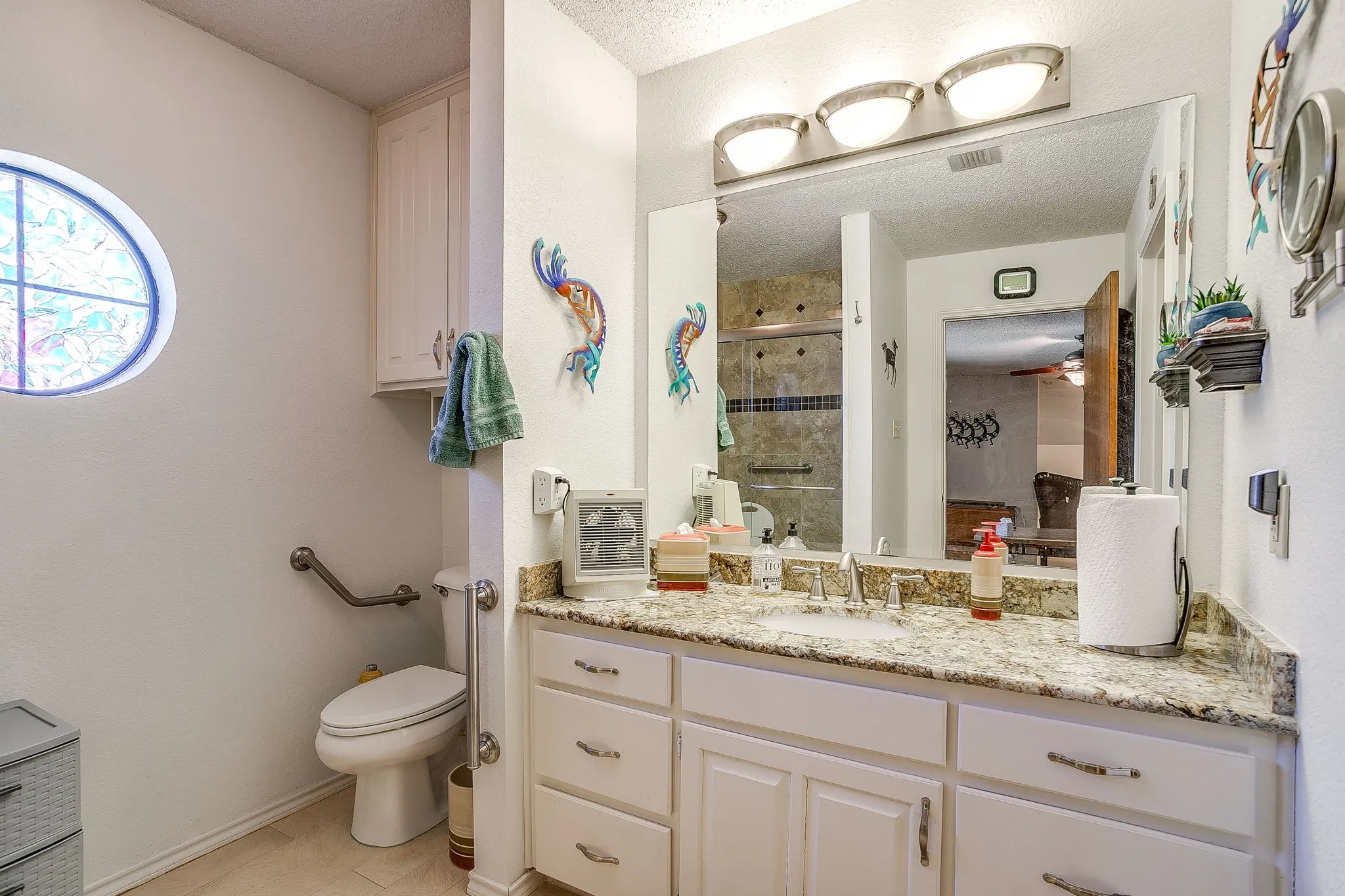 Single Family Residence For Sale in Johnson County , 10100 Crestline Trail, Burleson, Texas 76028, 3 Bedroom, 3 Bathroom, 2 Garage spaces, 2,431 Sqft, built in 1985, mls#21372375, Real Estate Agent in Burleson, Homes For Sale in Johnson county, Homes For Sale in Burleson, Realtor in Burleson Texas, Real Estate Brokerage Independent Realty Texas, Luminita Cordes Realtor
