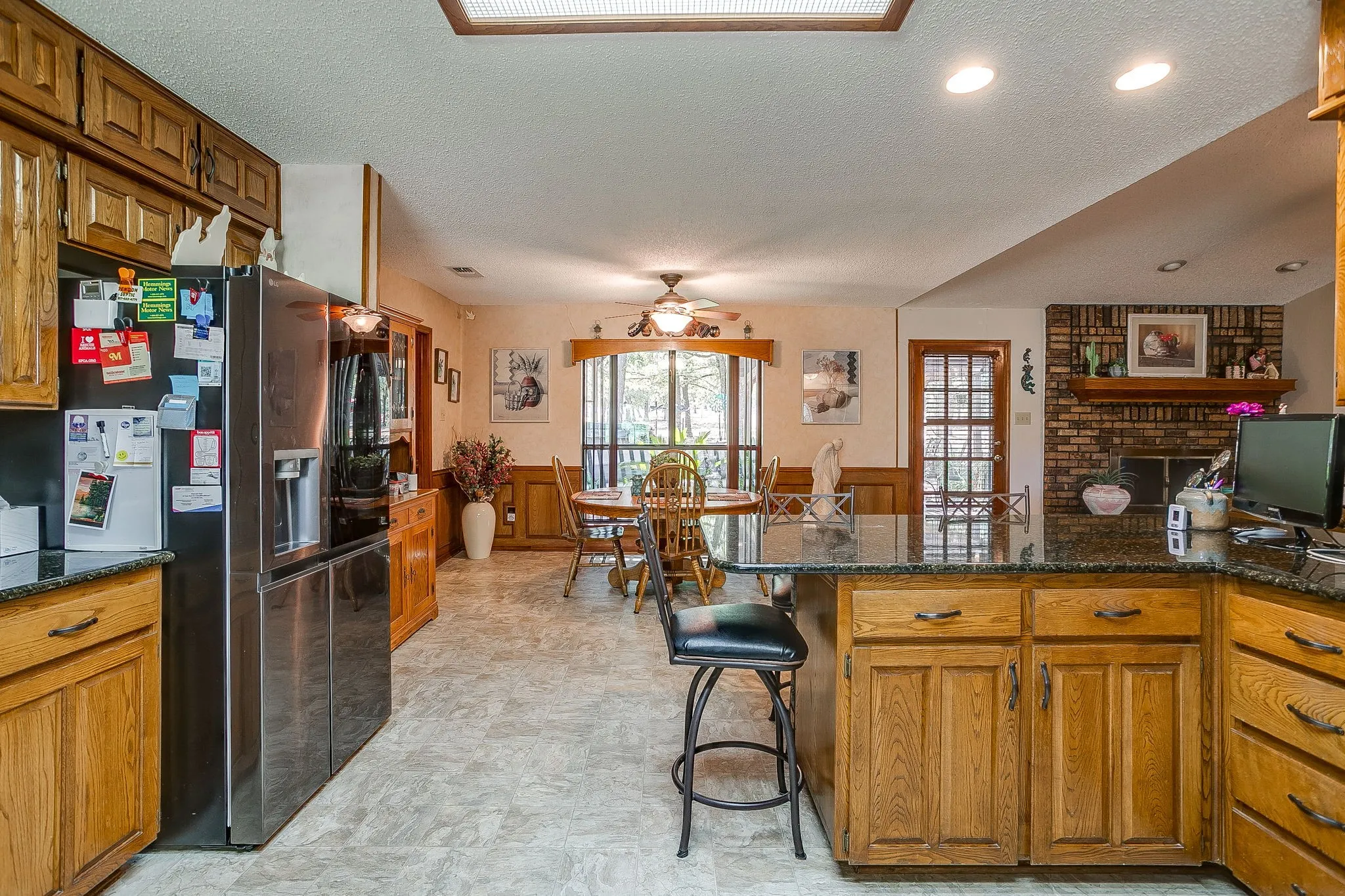 Single Family Residence For Sale in Johnson County , 10100 Crestline Trail, Burleson, Texas 76028, 3 Bedroom, 3 Bathroom, 2 Garage spaces, 2,431 Sqft, built in 1985, mls#21372375, Real Estate Agent in Burleson, Homes For Sale in Johnson county, Homes For Sale in Burleson, Realtor in Burleson Texas, Real Estate Brokerage Independent Realty Texas, Luminita Cordes Realtor