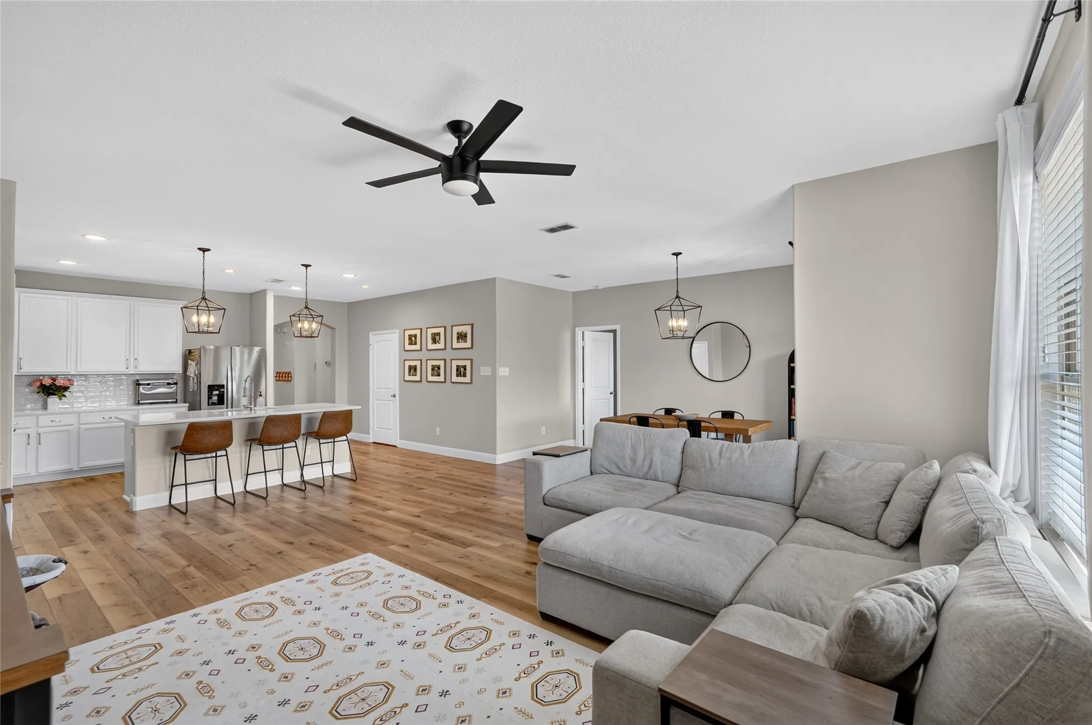 Single Family Residence For Rent in Collin County , 1722 Oak Glen Drive, Wylie, Texas 75098, 4 Bedroom, 2 Bathroom, 2 Garage spaces, 1,849 Sqft, built in 2013, mls#21372684, Real Estate Agent in Wylie, Homes For Rent in Collin county, Homes For Rent in Wylie, Realtor in Wylie Texas, Real Estate Brokerage Independent Realty Texas, Luminita Cordes Realtor