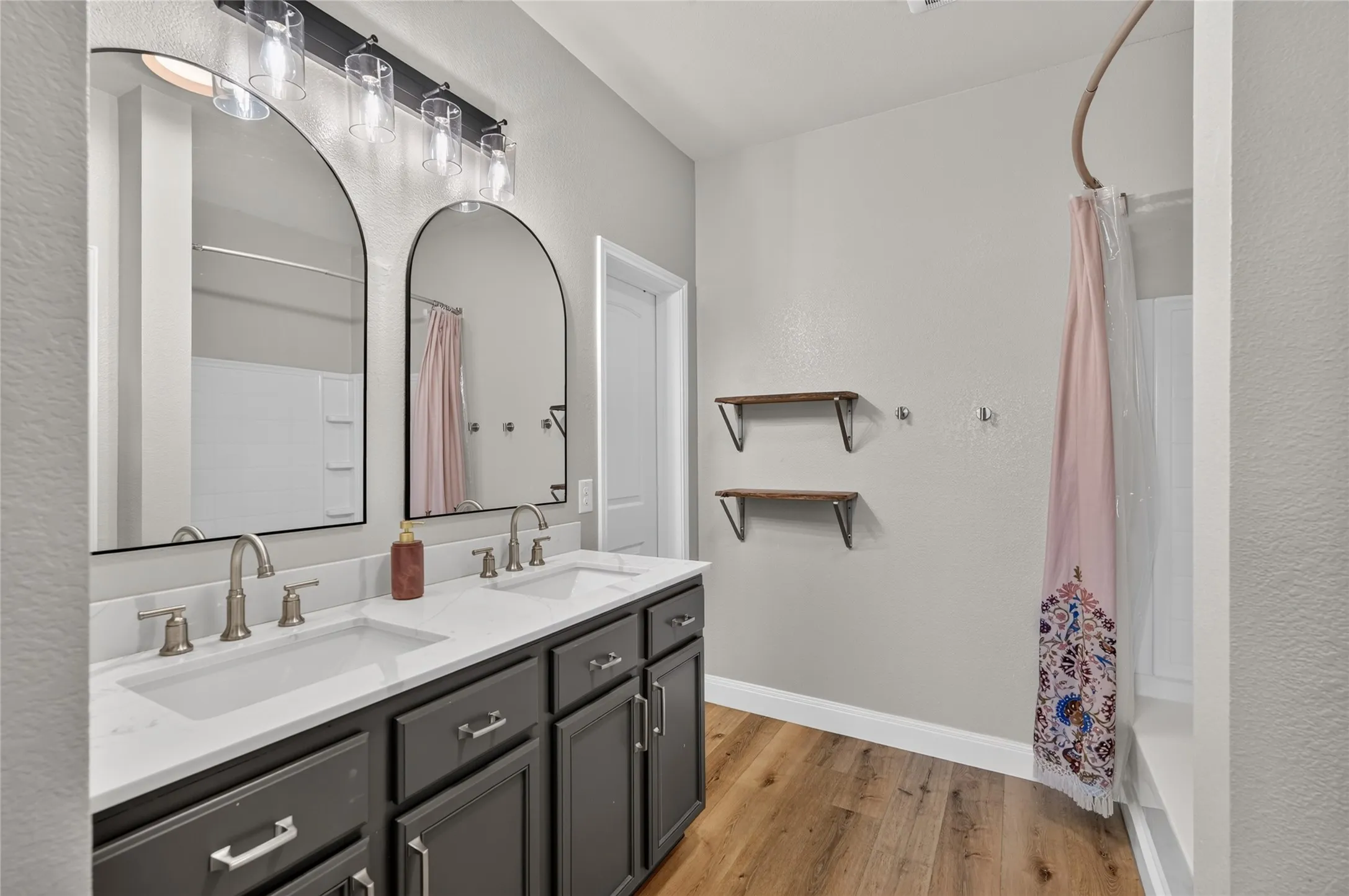 Single Family Residence For Rent in Collin County , 1722 Oak Glen Drive, Wylie, Texas 75098, 4 Bedroom, 2 Bathroom, 2 Garage spaces, 1,849 Sqft, built in 2013, mls#21372684, Real Estate Agent in Wylie, Homes For Rent in Collin county, Homes For Rent in Wylie, Realtor in Wylie Texas, Real Estate Brokerage Independent Realty Texas, Luminita Cordes Realtor