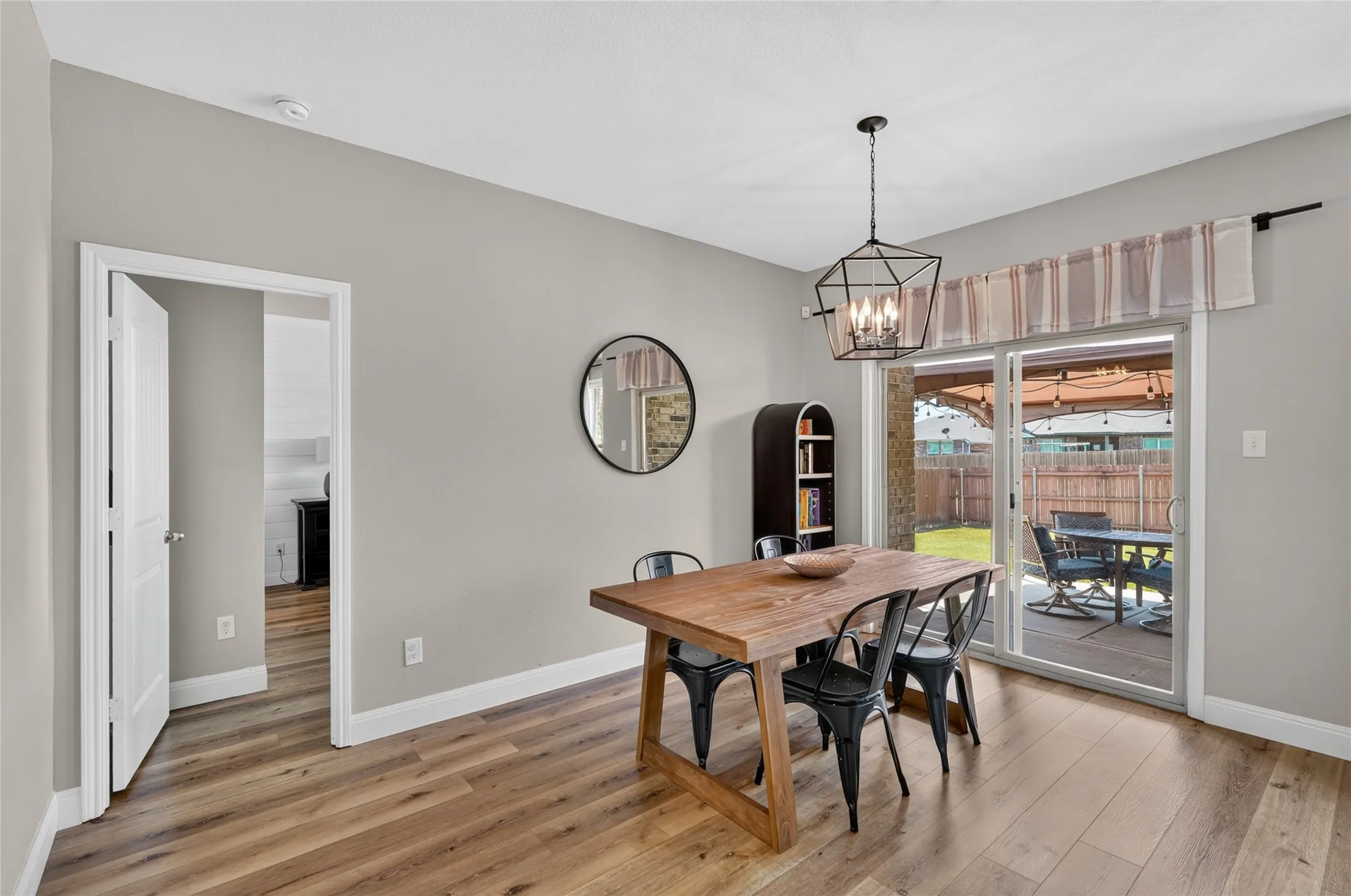 Single Family Residence For Rent in Collin County , 1722 Oak Glen Drive, Wylie, Texas 75098, 4 Bedroom, 2 Bathroom, 2 Garage spaces, 1,849 Sqft, built in 2013, mls#21372684, Real Estate Agent in Wylie, Homes For Rent in Collin county, Homes For Rent in Wylie, Realtor in Wylie Texas, Real Estate Brokerage Independent Realty Texas, Luminita Cordes Realtor