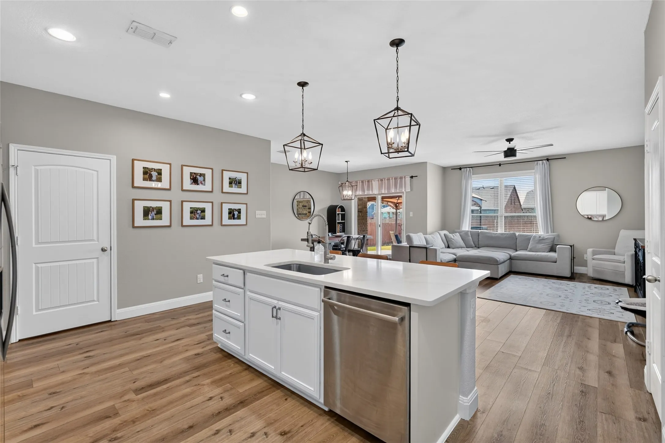Single Family Residence For Rent in Collin County , 1722 Oak Glen Drive, Wylie, Texas 75098, 4 Bedroom, 2 Bathroom, 2 Garage spaces, 1,849 Sqft, built in 2013, mls#21372684, Real Estate Agent in Wylie, Homes For Rent in Collin county, Homes For Rent in Wylie, Realtor in Wylie Texas, Real Estate Brokerage Independent Realty Texas, Luminita Cordes Realtor