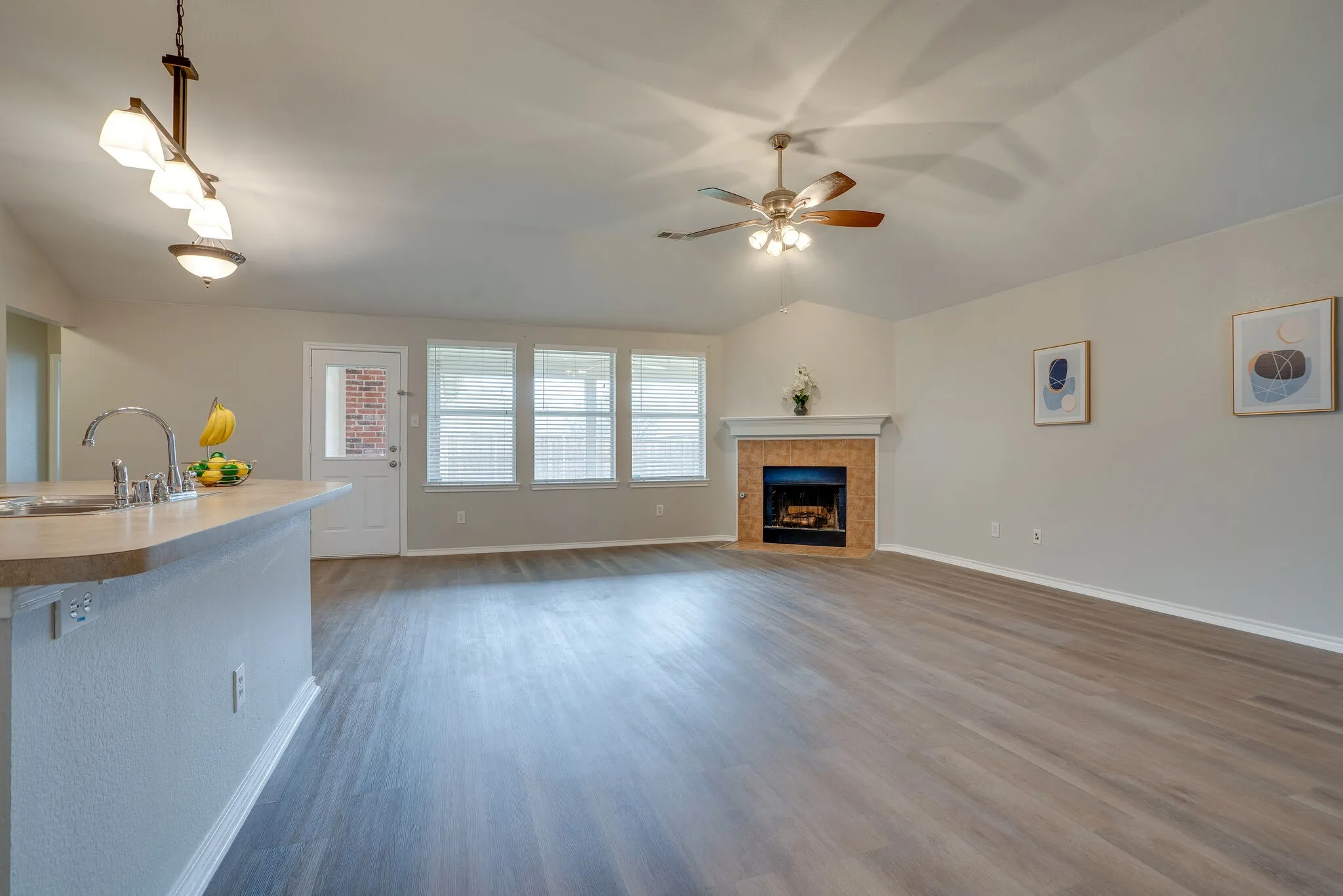 Single Family Residence For Rent in Collin County , 1240 Miller Lane, Celina, Texas 75009, 3 Bedroom, 2 Bathroom, 2 Garage spaces, 1,804 Sqft, built in 2004, mls#21372685, Real Estate Agent in Celina, Homes For Rent in Collin county, Homes For Rent in Celina, Realtor in Celina Texas, Real Estate Brokerage Independent Realty Texas, Luminita Cordes Realtor