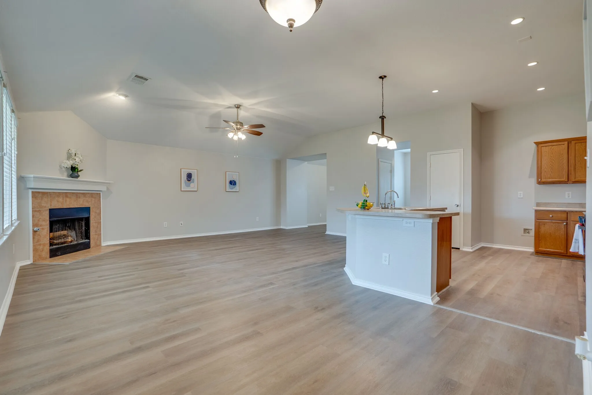 Single Family Residence For Rent in Collin County , 1240 Miller Lane, Celina, Texas 75009, 3 Bedroom, 2 Bathroom, 2 Garage spaces, 1,804 Sqft, built in 2004, mls#21372685, Real Estate Agent in Celina, Homes For Rent in Collin county, Homes For Rent in Celina, Realtor in Celina Texas, Real Estate Brokerage Independent Realty Texas, Luminita Cordes Realtor