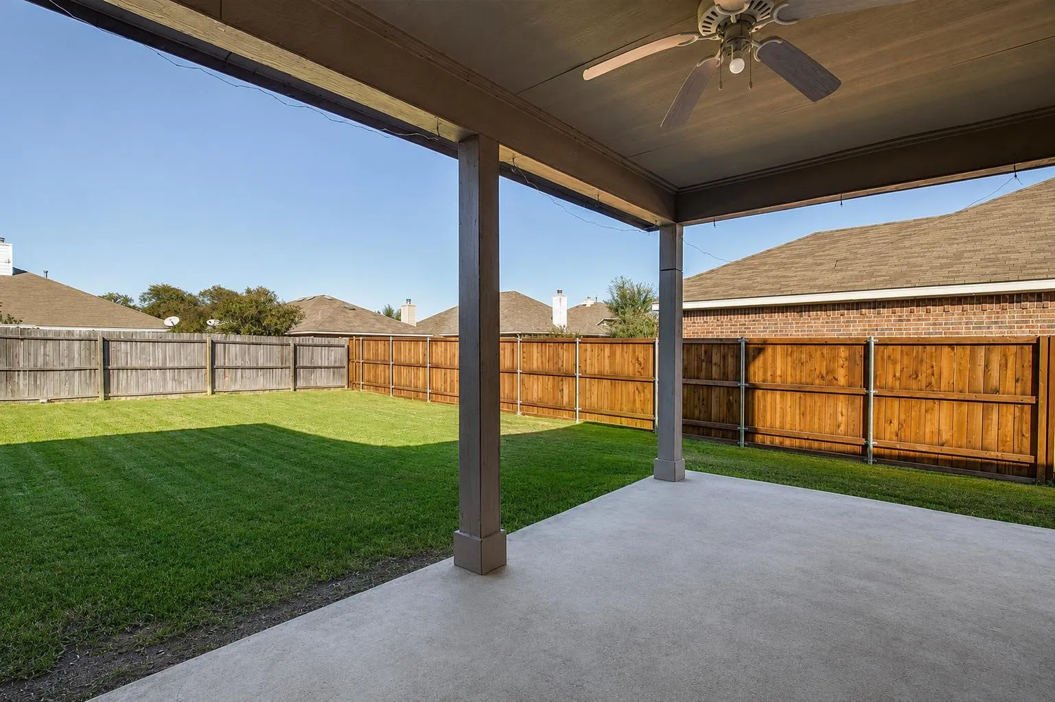 Single Family Residence For Rent in Collin County , 1240 Miller Lane, Celina, Texas 75009, 3 Bedroom, 2 Bathroom, 2 Garage spaces, 1,804 Sqft, built in 2004, mls#21372685, Real Estate Agent in Celina, Homes For Rent in Collin county, Homes For Rent in Celina, Realtor in Celina Texas, Real Estate Brokerage Independent Realty Texas, Luminita Cordes Realtor