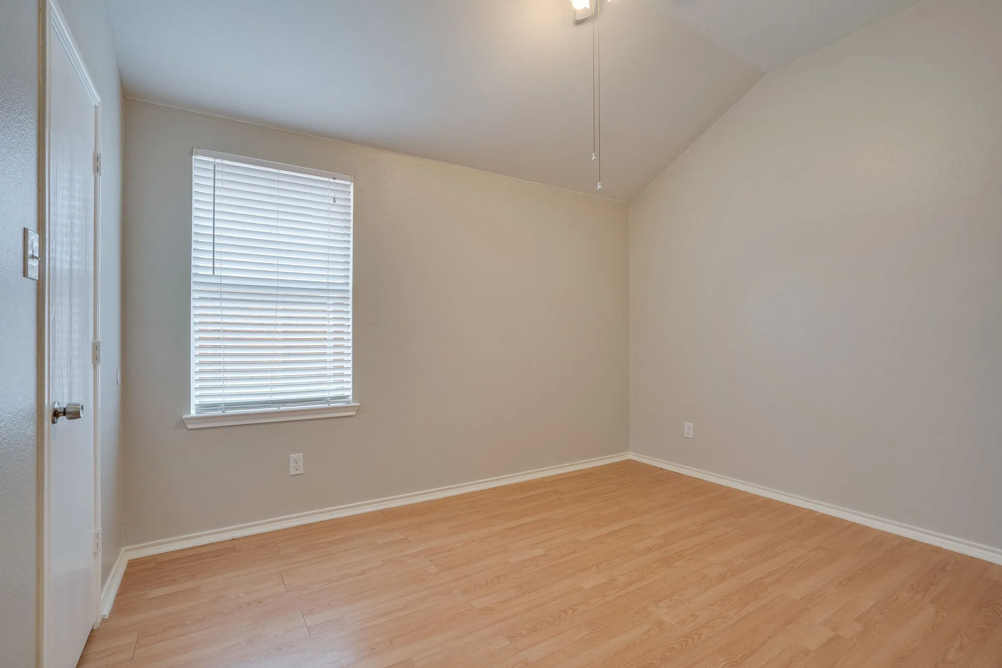 Single Family Residence For Rent in Collin County , 1240 Miller Lane, Celina, Texas 75009, 3 Bedroom, 2 Bathroom, 2 Garage spaces, 1,804 Sqft, built in 2004, mls#21372685, Real Estate Agent in Celina, Homes For Rent in Collin county, Homes For Rent in Celina, Realtor in Celina Texas, Real Estate Brokerage Independent Realty Texas, Luminita Cordes Realtor