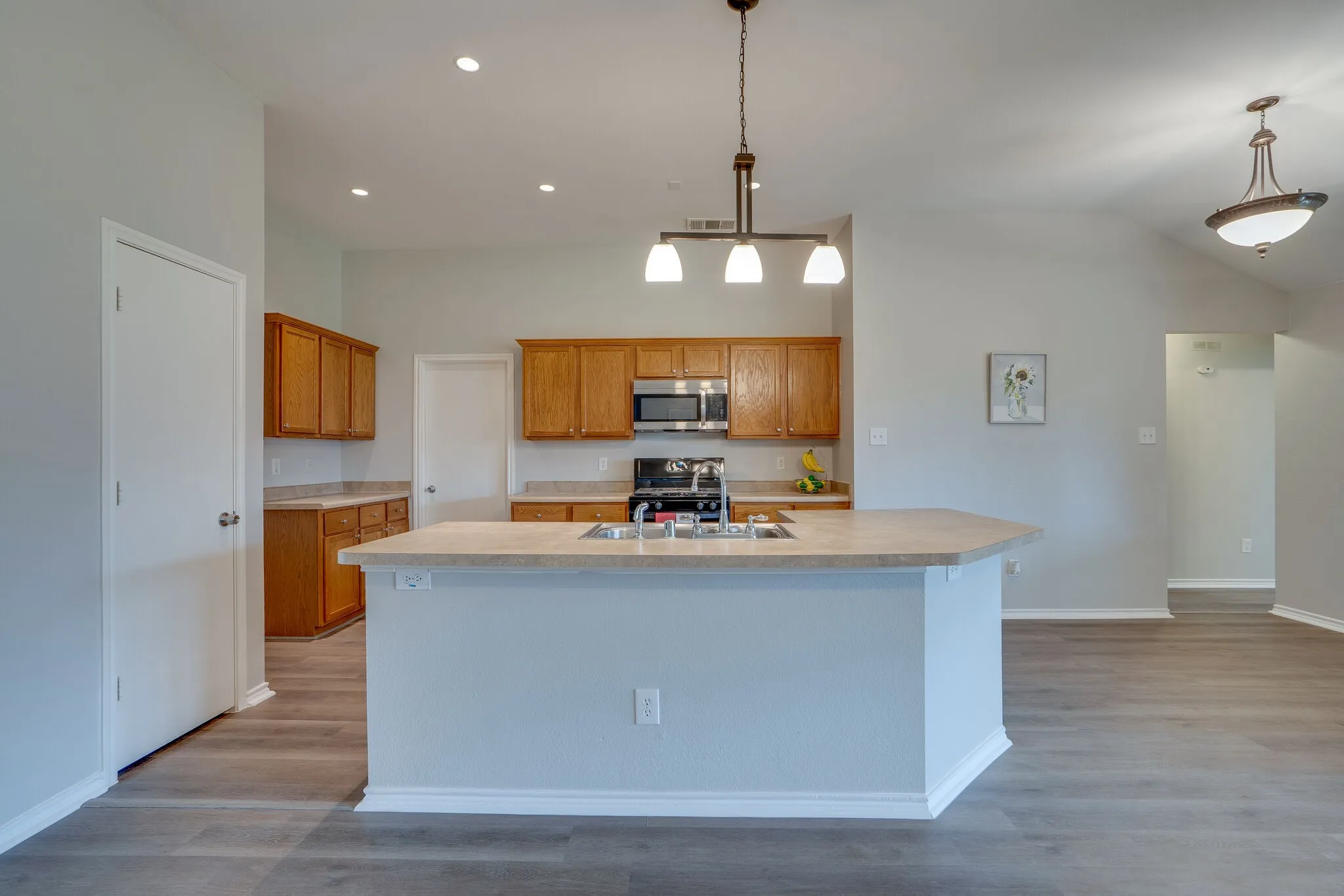 Single Family Residence For Rent in Collin County , 1240 Miller Lane, Celina, Texas 75009, 3 Bedroom, 2 Bathroom, 2 Garage spaces, 1,804 Sqft, built in 2004, mls#21372685, Real Estate Agent in Celina, Homes For Rent in Collin county, Homes For Rent in Celina, Realtor in Celina Texas, Real Estate Brokerage Independent Realty Texas, Luminita Cordes Realtor