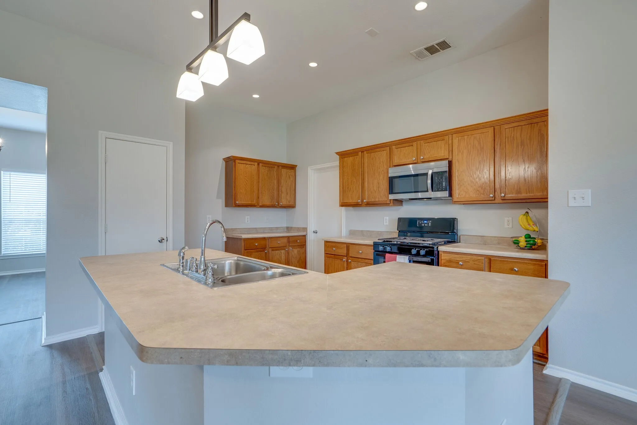 Single Family Residence For Rent in Collin County , 1240 Miller Lane, Celina, Texas 75009, 3 Bedroom, 2 Bathroom, 2 Garage spaces, 1,804 Sqft, built in 2004, mls#21372685, Real Estate Agent in Celina, Homes For Rent in Collin county, Homes For Rent in Celina, Realtor in Celina Texas, Real Estate Brokerage Independent Realty Texas, Luminita Cordes Realtor