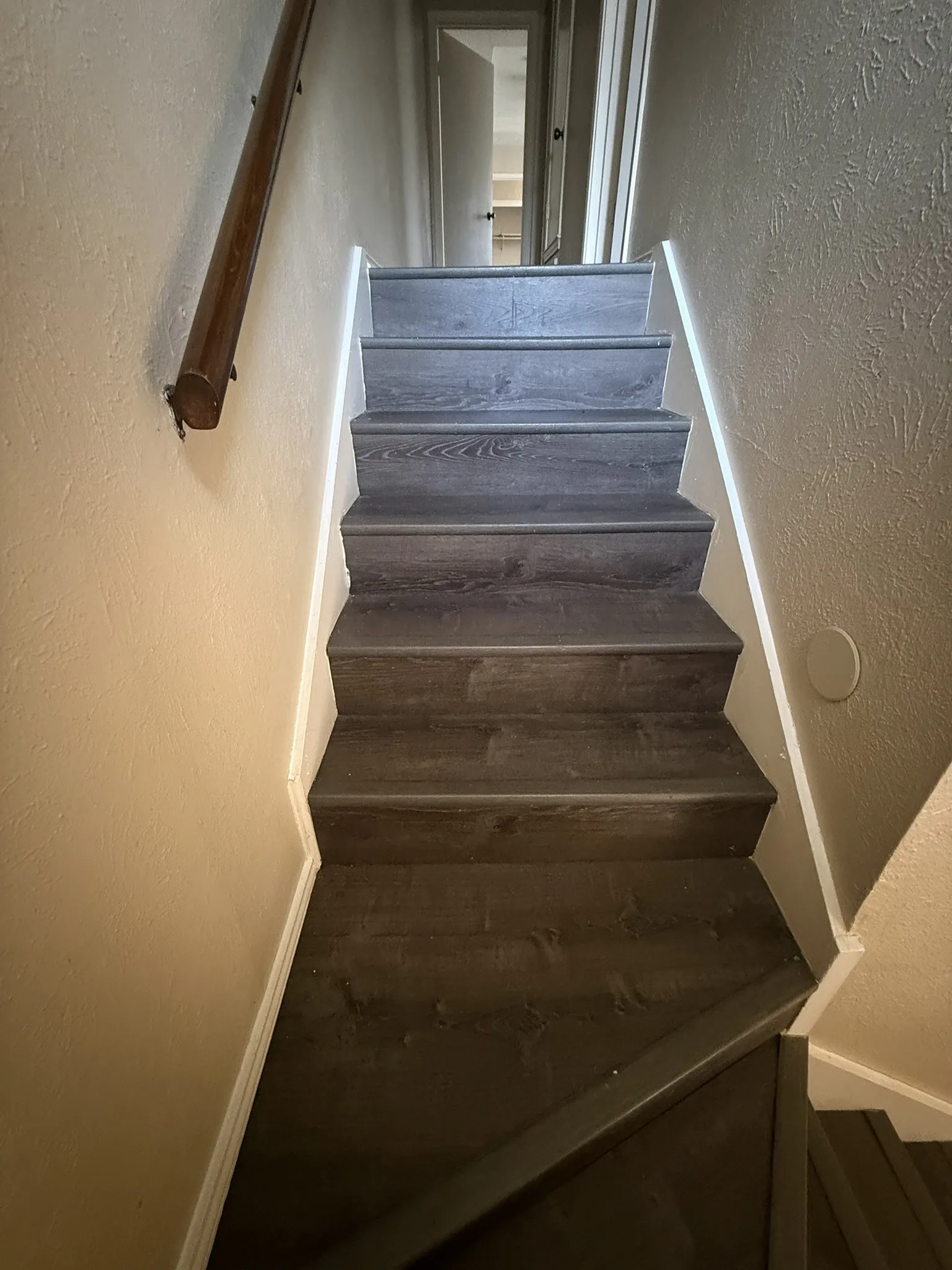 Townhouse For Sale in Dallas County , 4922 Rolling Vista, Mesquite, Texas 75150, 3 Bedroom, 3 Bathroom, 1 Garage spaces, 1,246 Sqft, built in 1984, mls#21372618, Real Estate Agent in Mesquite, Homes For Sale in Dallas county, Homes For Sale in Mesquite, Realtor in Mesquite Texas, Real Estate Brokerage Independent Realty Texas, Luminita Cordes Realtor