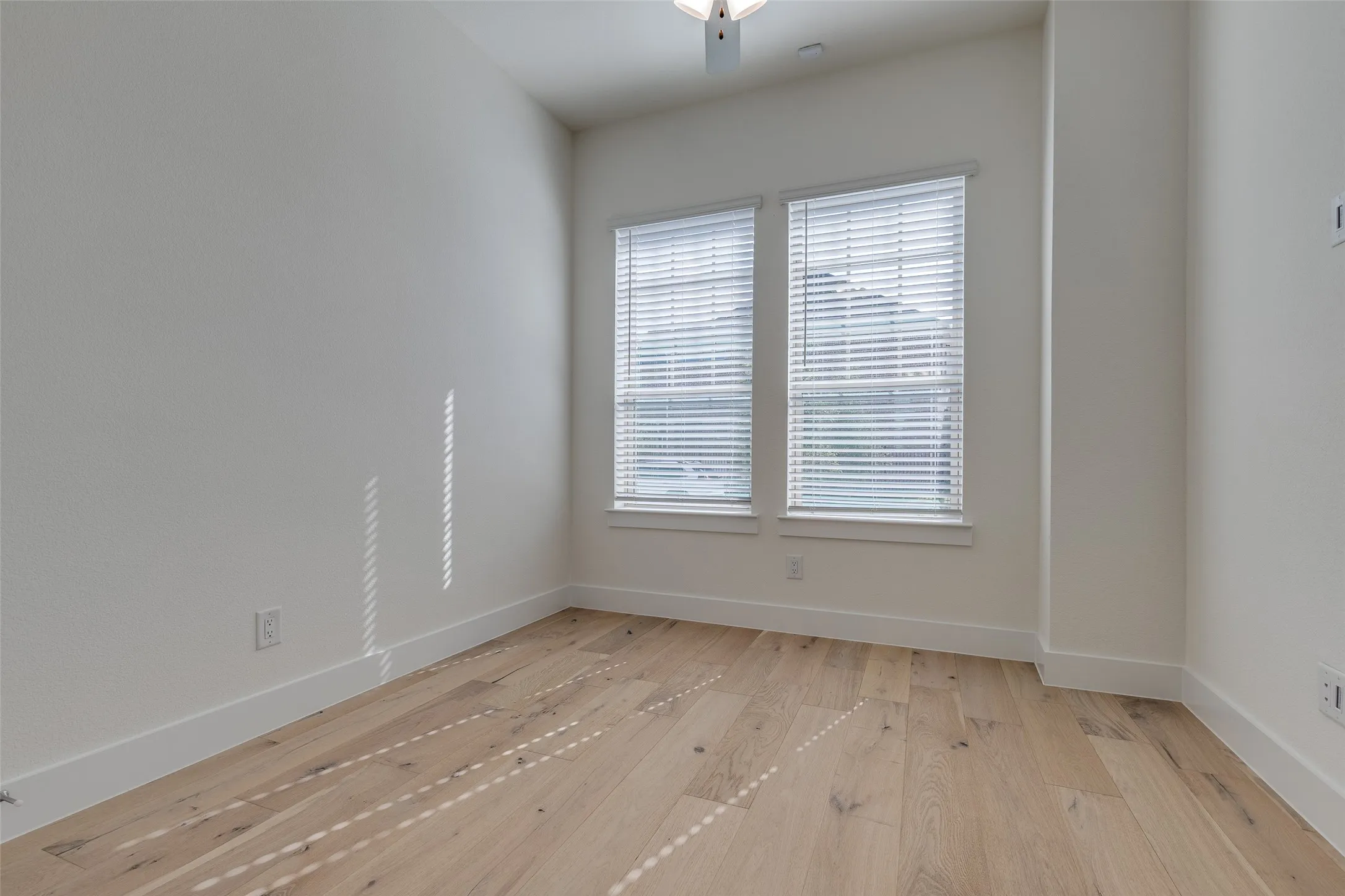 Single Family Residence For Rent in Tarrant County , 3345 Morning Dove Lane, Arlington, Texas 76005, 5 Bedroom, 3 Bathroom, 2 Garage spaces, 2,746 Sqft, built in 2024, mls#21356994, Real Estate Agent in Arlington, Homes For Rent in Tarrant county, Homes For Rent in Arlington, Realtor in Arlington Texas, Real Estate Brokerage Independent Realty Texas, Luminita Cordes Realtor