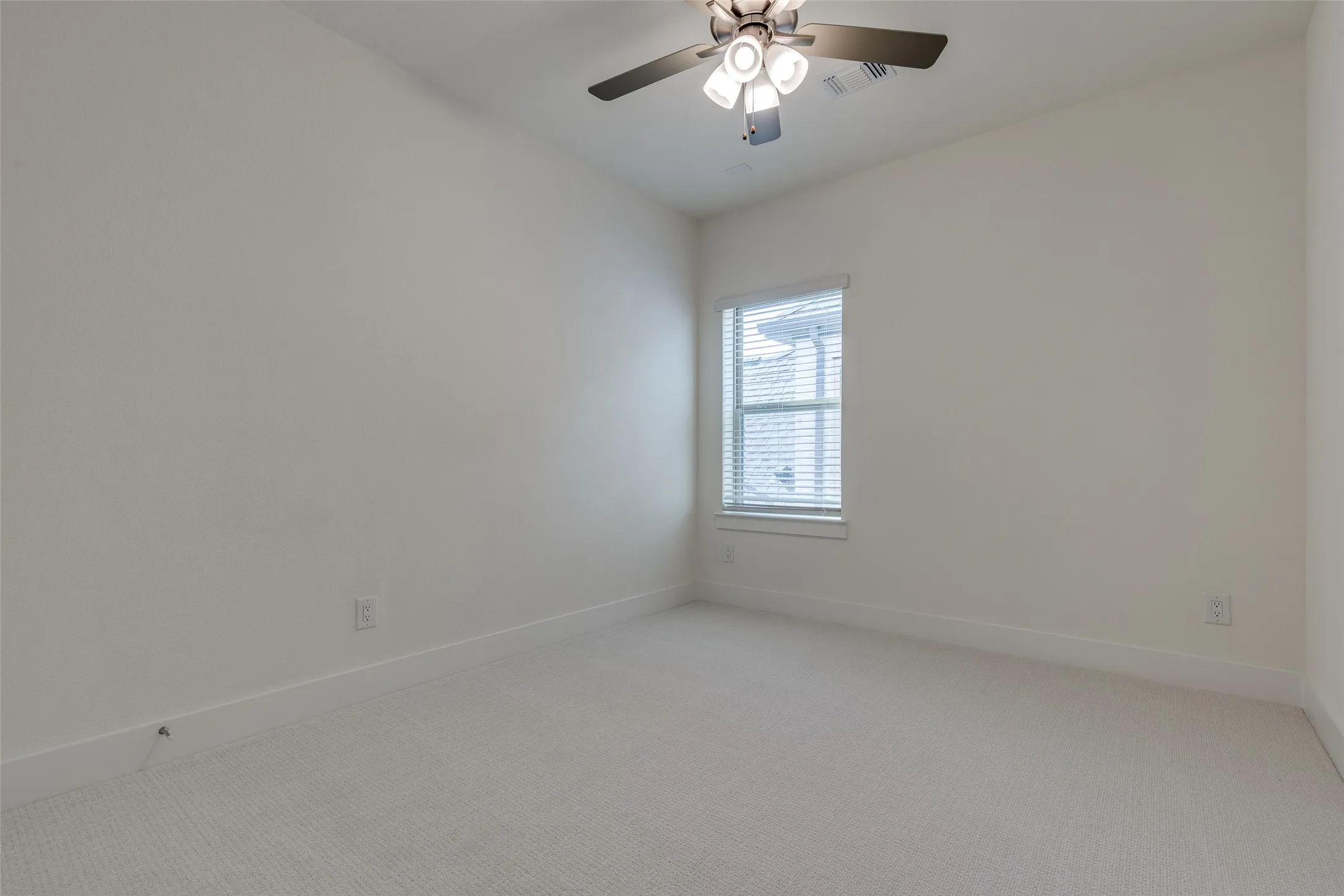 Single Family Residence For Rent in Tarrant County , 3345 Morning Dove Lane, Arlington, Texas 76005, 5 Bedroom, 3 Bathroom, 2 Garage spaces, 2,746 Sqft, built in 2024, mls#21356994, Real Estate Agent in Arlington, Homes For Rent in Tarrant county, Homes For Rent in Arlington, Realtor in Arlington Texas, Real Estate Brokerage Independent Realty Texas, Luminita Cordes Realtor