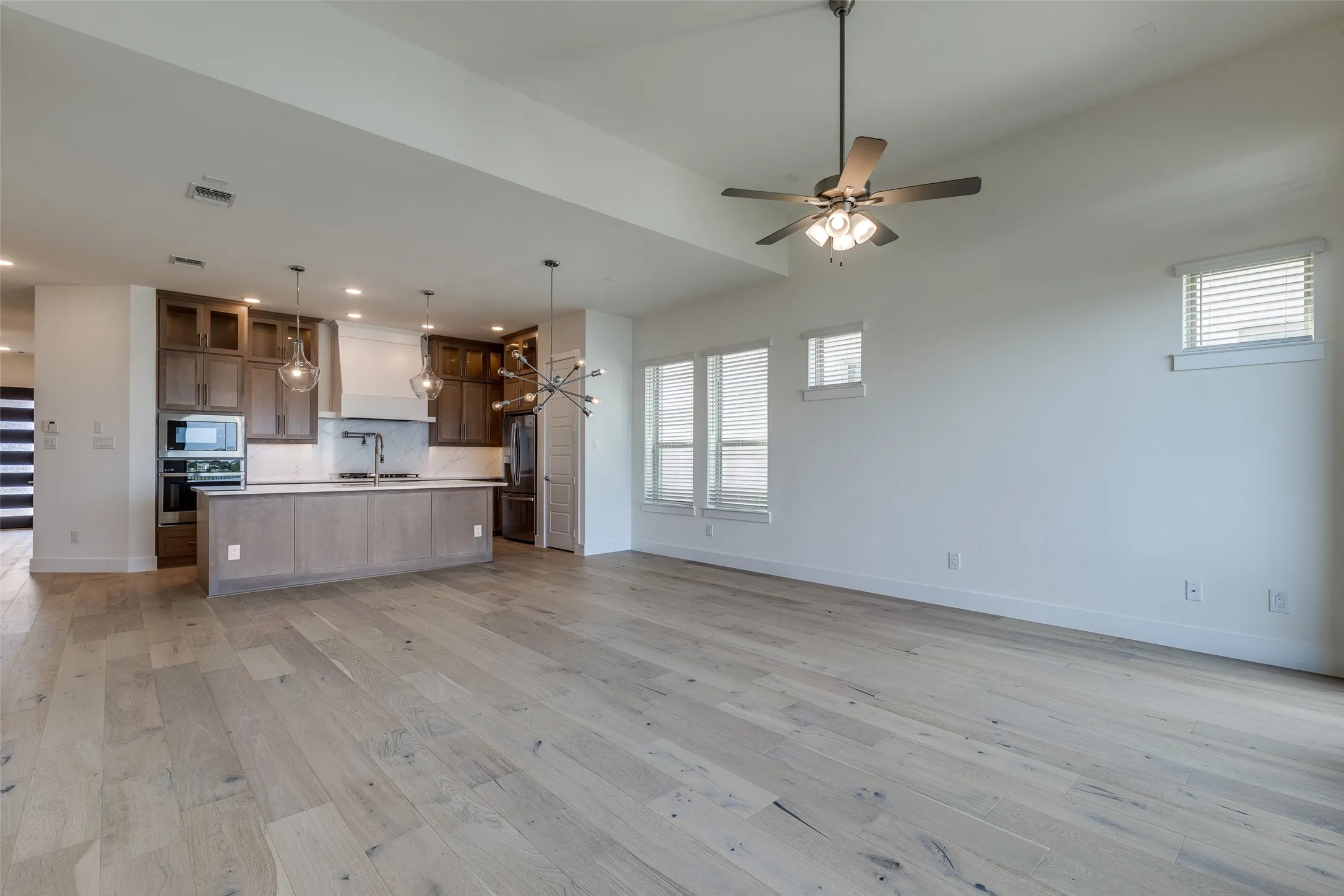Single Family Residence For Rent in Tarrant County , 3345 Morning Dove Lane, Arlington, Texas 76005, 5 Bedroom, 3 Bathroom, 2 Garage spaces, 2,746 Sqft, built in 2024, mls#21356994, Real Estate Agent in Arlington, Homes For Rent in Tarrant county, Homes For Rent in Arlington, Realtor in Arlington Texas, Real Estate Brokerage Independent Realty Texas, Luminita Cordes Realtor