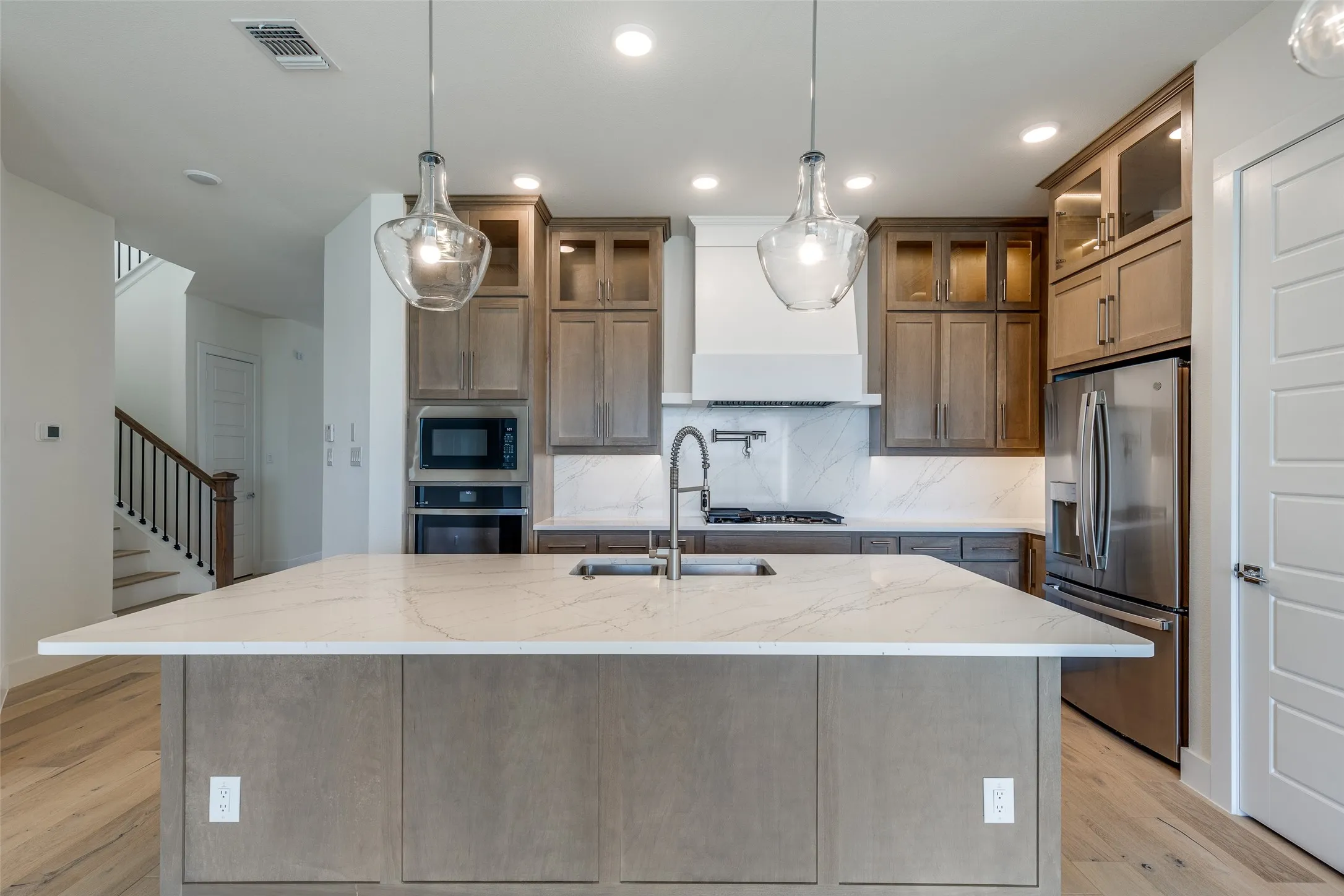 Single Family Residence For Rent in Tarrant County , 3345 Morning Dove Lane, Arlington, Texas 76005, 5 Bedroom, 3 Bathroom, 2 Garage spaces, 2,746 Sqft, built in 2024, mls#21356994, Real Estate Agent in Arlington, Homes For Rent in Tarrant county, Homes For Rent in Arlington, Realtor in Arlington Texas, Real Estate Brokerage Independent Realty Texas, Luminita Cordes Realtor