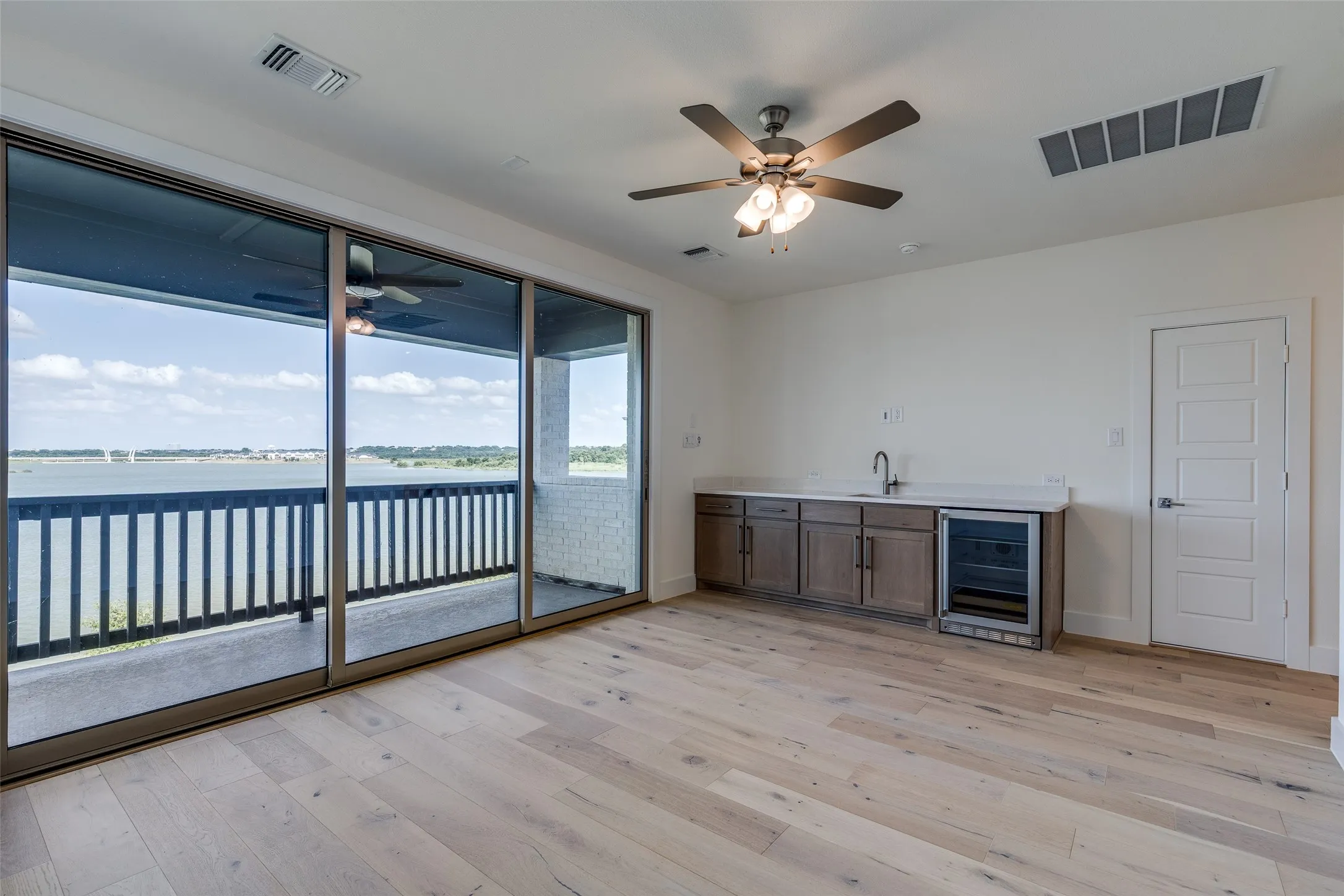 Single Family Residence For Rent in Tarrant County , 3345 Morning Dove Lane, Arlington, Texas 76005, 5 Bedroom, 3 Bathroom, 2 Garage spaces, 2,746 Sqft, built in 2024, mls#21356994, Real Estate Agent in Arlington, Homes For Rent in Tarrant county, Homes For Rent in Arlington, Realtor in Arlington Texas, Real Estate Brokerage Independent Realty Texas, Luminita Cordes Realtor