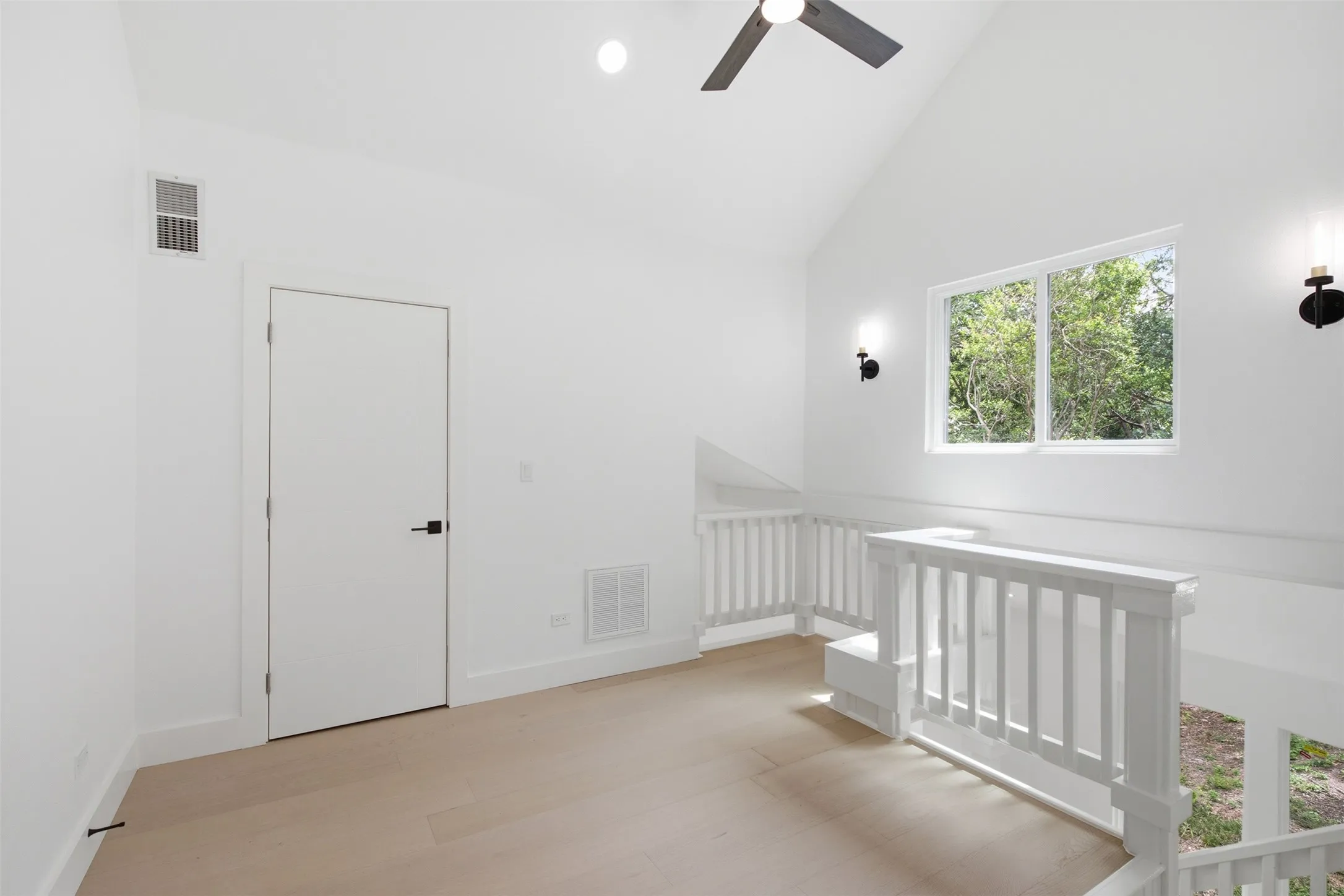 Single Family Residence For Sale in Dallas County , 1521 El Campo, Dallas, Texas 75218, 4 Bedroom, 3 Bathroom, 2 Garage spaces, 4,520 Sqft, built in 1945, mls#21372689, Real Estate Agent in Dallas, Homes For Sale in Dallas county, Homes For Sale in Dallas, Realtor in Dallas Texas, Real Estate Brokerage Independent Realty Texas, Luminita Cordes Realtor