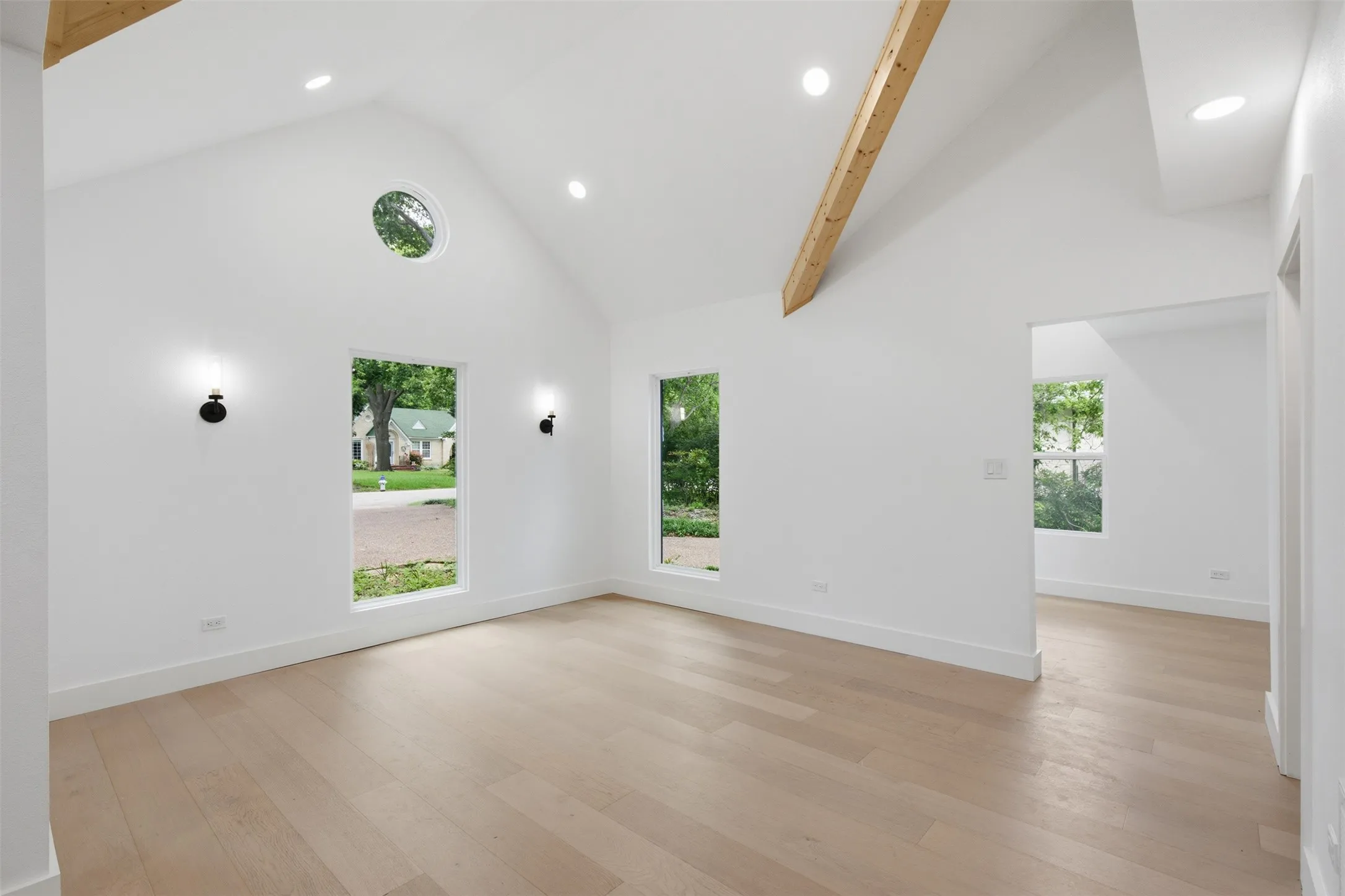 Single Family Residence For Sale in Dallas County , 1521 El Campo, Dallas, Texas 75218, 4 Bedroom, 3 Bathroom, 2 Garage spaces, 4,520 Sqft, built in 1945, mls#21372689, Real Estate Agent in Dallas, Homes For Sale in Dallas county, Homes For Sale in Dallas, Realtor in Dallas Texas, Real Estate Brokerage Independent Realty Texas, Luminita Cordes Realtor