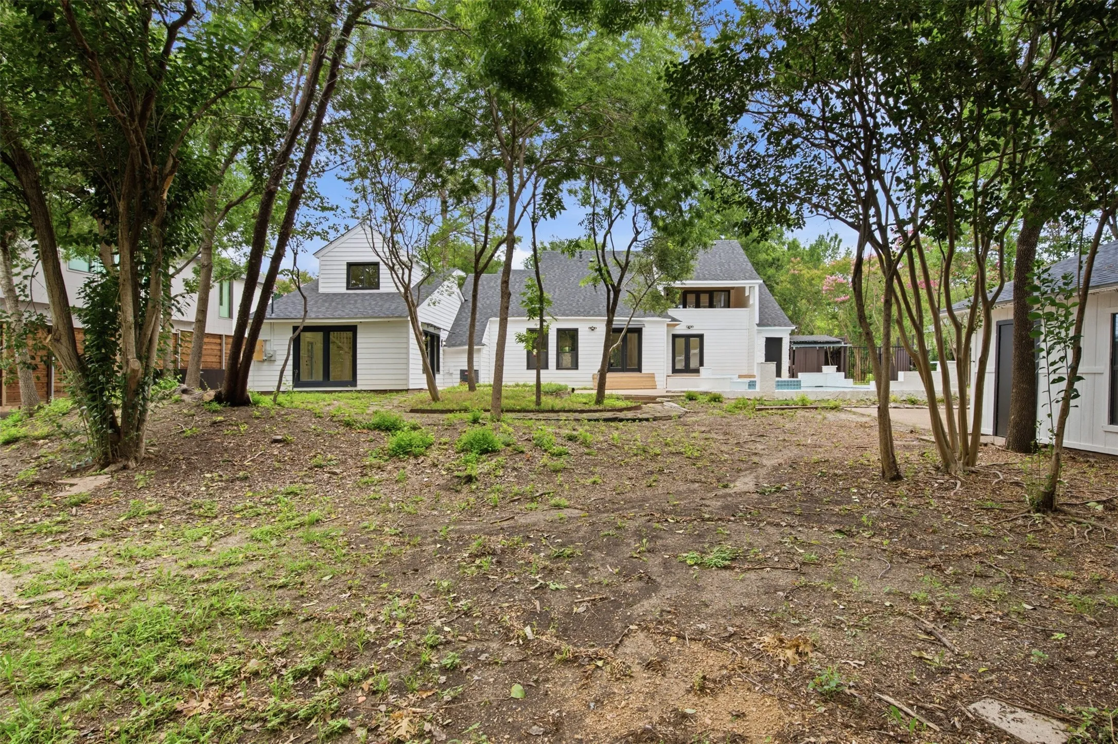 Single Family Residence For Sale in Dallas County , 1521 El Campo, Dallas, Texas 75218, 4 Bedroom, 3 Bathroom, 2 Garage spaces, 4,520 Sqft, built in 1945, mls#21372689, Real Estate Agent in Dallas, Homes For Sale in Dallas county, Homes For Sale in Dallas, Realtor in Dallas Texas, Real Estate Brokerage Independent Realty Texas, Luminita Cordes Realtor