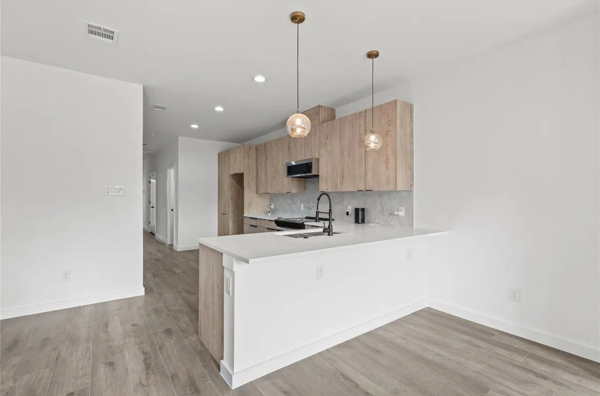 Duplex For Rent in Dallas County , 3625 Mount Royal Street, Dallas, Texas 75211, 3 Bedroom, 2 Bathroom, Garage spaces, 1,360 Sqft, built in 2025, mls#21371960, Real Estate Agent in Dallas, Homes For Rent in Dallas county, Homes For Rent in Dallas, Realtor in Dallas Texas, Real Estate Brokerage Independent Realty Texas, Luminita Cordes Realtor