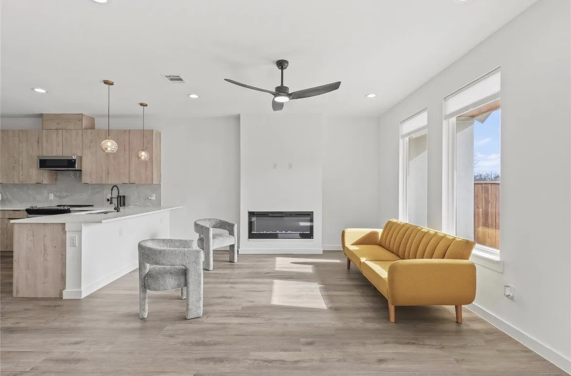 Duplex For Rent in Dallas County , 3625 Mount Royal Street, Dallas, Texas 75211, 3 Bedroom, 2 Bathroom, Garage spaces, 1,360 Sqft, built in 2025, mls#21371960, Real Estate Agent in Dallas, Homes For Rent in Dallas county, Homes For Rent in Dallas, Realtor in Dallas Texas, Real Estate Brokerage Independent Realty Texas, Luminita Cordes Realtor