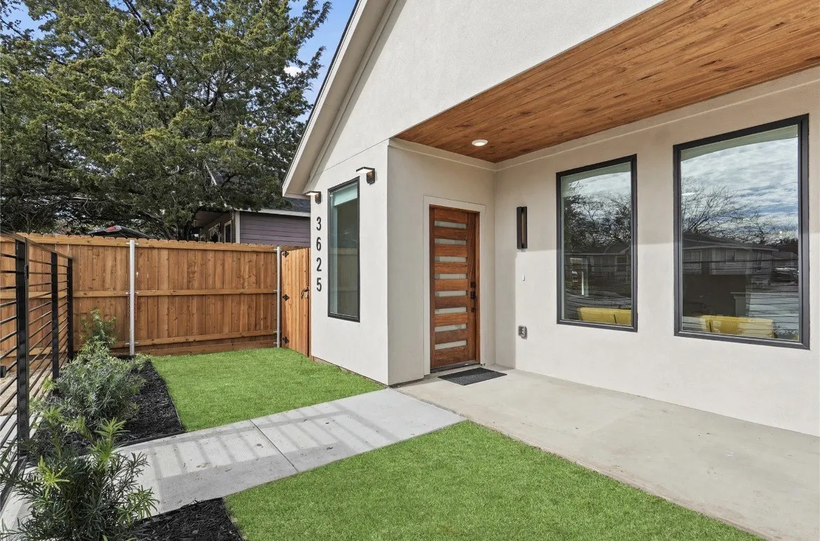 Duplex For Rent in Dallas County , 3625 Mount Royal Street, Dallas, Texas 75211, 3 Bedroom, 2 Bathroom, Garage spaces, 1,360 Sqft, built in 2025, mls#21371960, Real Estate Agent in Dallas, Homes For Rent in Dallas county, Homes For Rent in Dallas, Realtor in Dallas Texas, Real Estate Brokerage Independent Realty Texas, Luminita Cordes Realtor